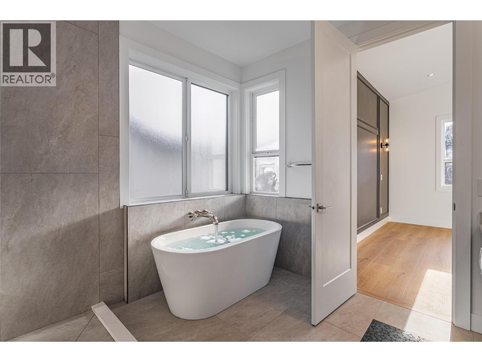 1008 Bull Crescent, Kelowna, British Columbia  V1W 0E6 - Photo 30 - 10374471