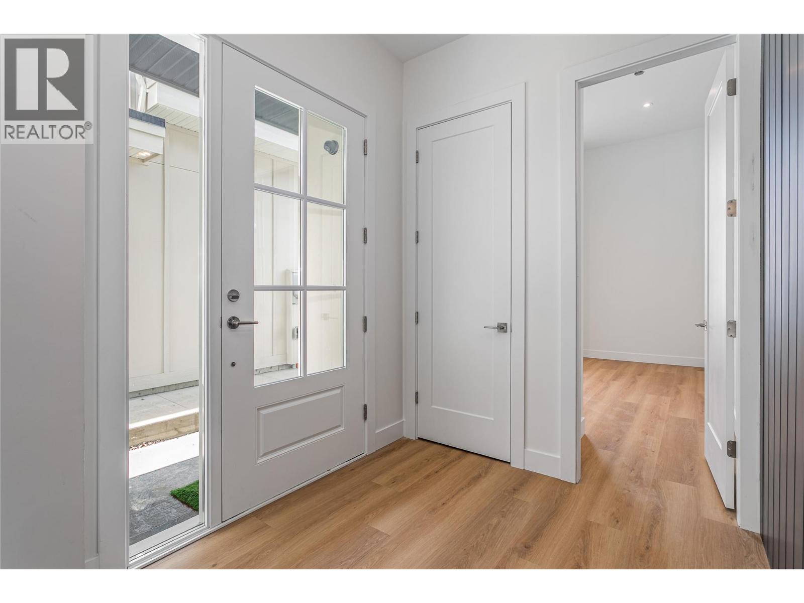 1008 Bull Crescent, Kelowna, British Columbia  V1W 0E6 - Photo 5 - 10374471