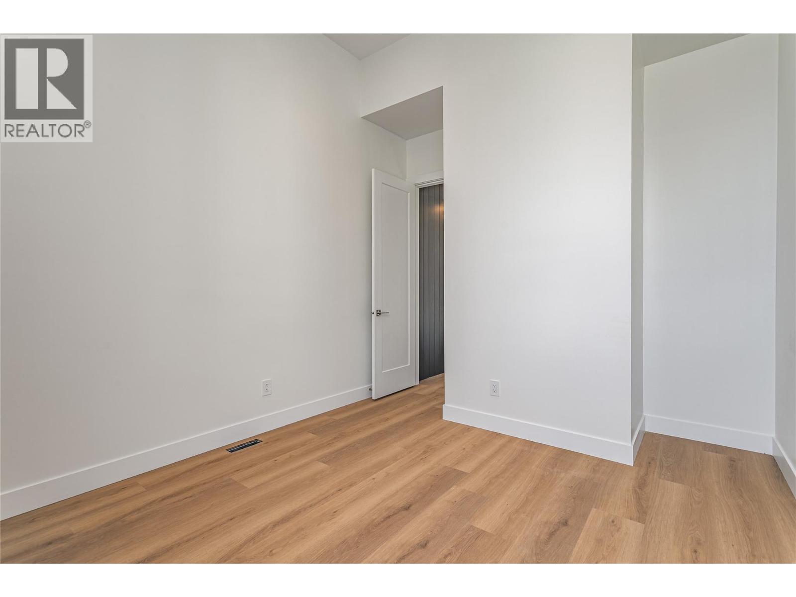 1008 Bull Crescent, Kelowna, British Columbia  V1W 0E6 - Photo 7 - 10374471