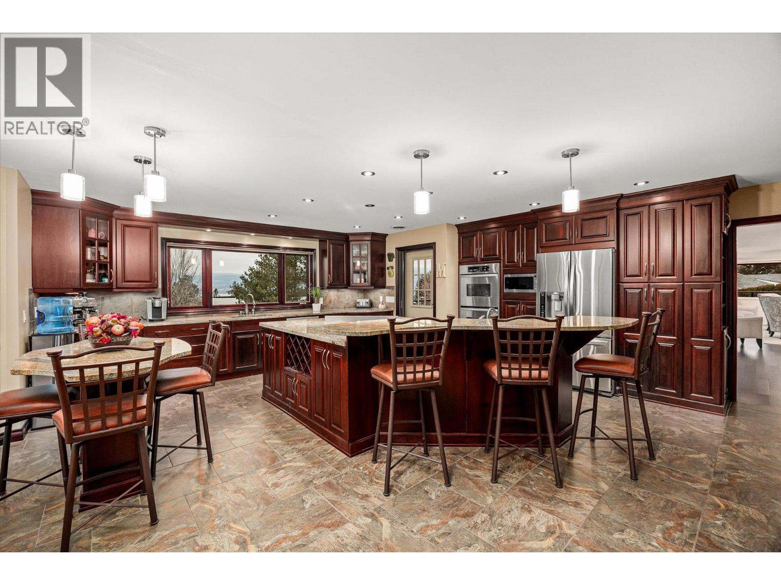 307 Stellar Drive, Kelowna, British Columbia  V1W 4K5 - Photo 11 - 10371109