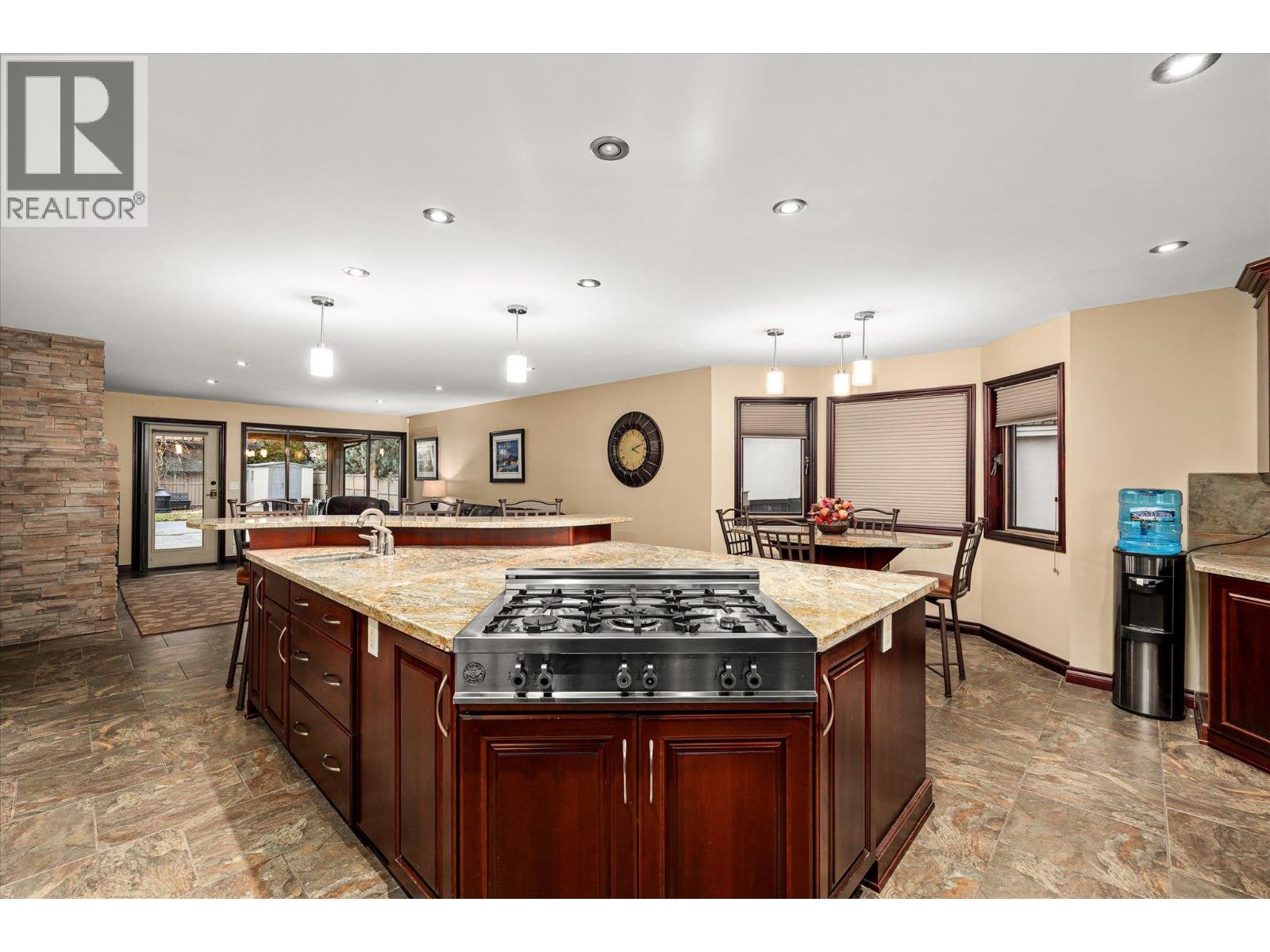 307 Stellar Drive, Kelowna, British Columbia  V1W 4K5 - Photo 12 - 10371109