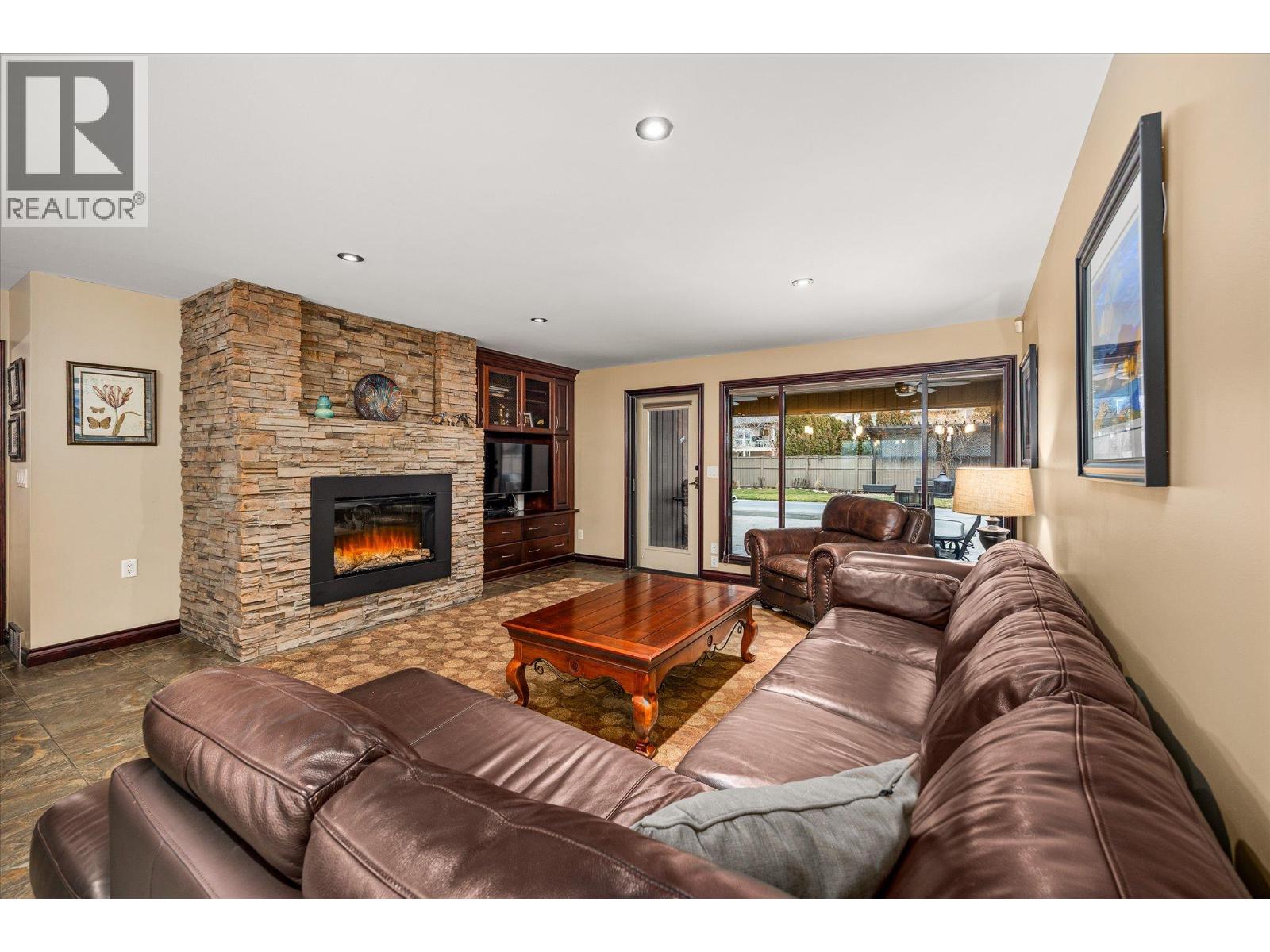 307 Stellar Drive, Kelowna, British Columbia  V1W 4K5 - Photo 16 - 10371109