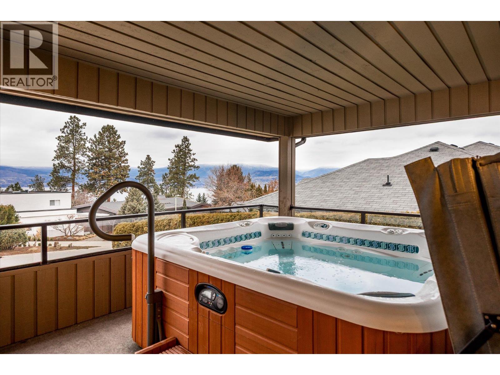 307 Stellar Drive, Kelowna, British Columbia  V1W 4K5 - Photo 31 - 10371109