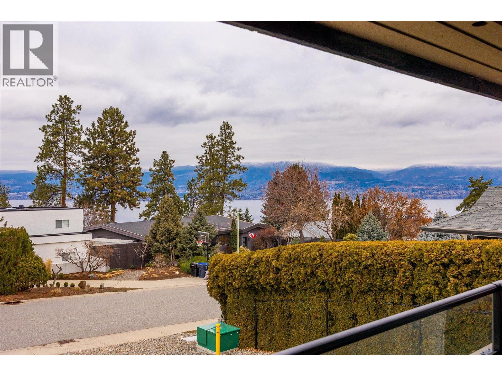 307 Stellar Drive, Kelowna, British Columbia  V1W 4K5 - Photo 33 - 10371109
