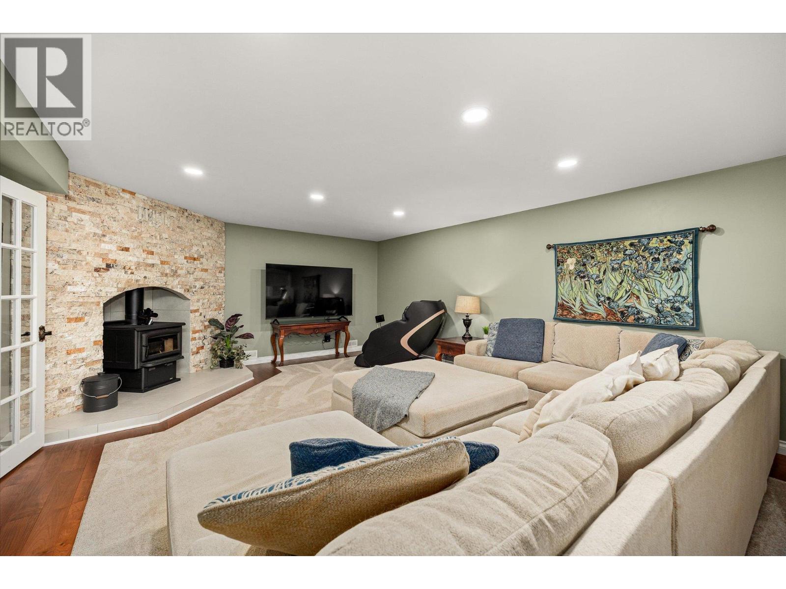 307 Stellar Drive, Kelowna, British Columbia  V1W 4K5 - Photo 45 - 10371109