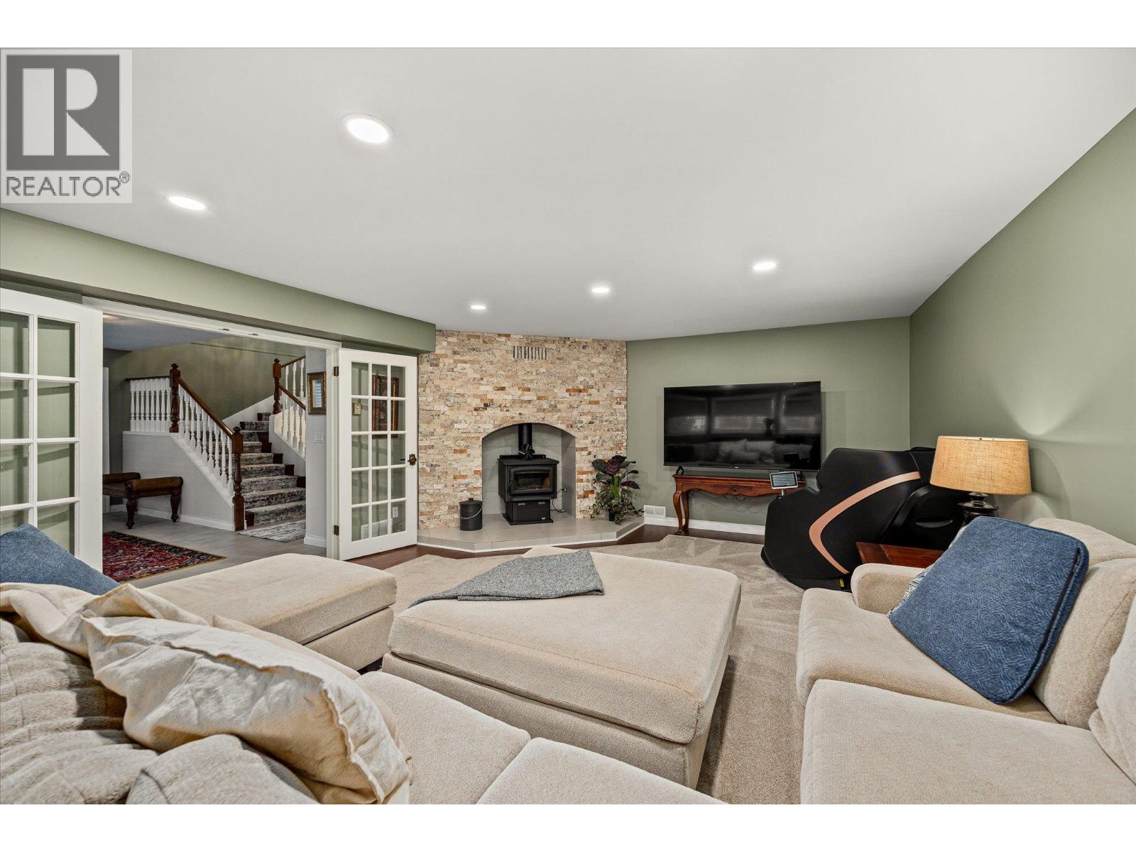 307 Stellar Drive, Kelowna, British Columbia  V1W 4K5 - Photo 46 - 10371109