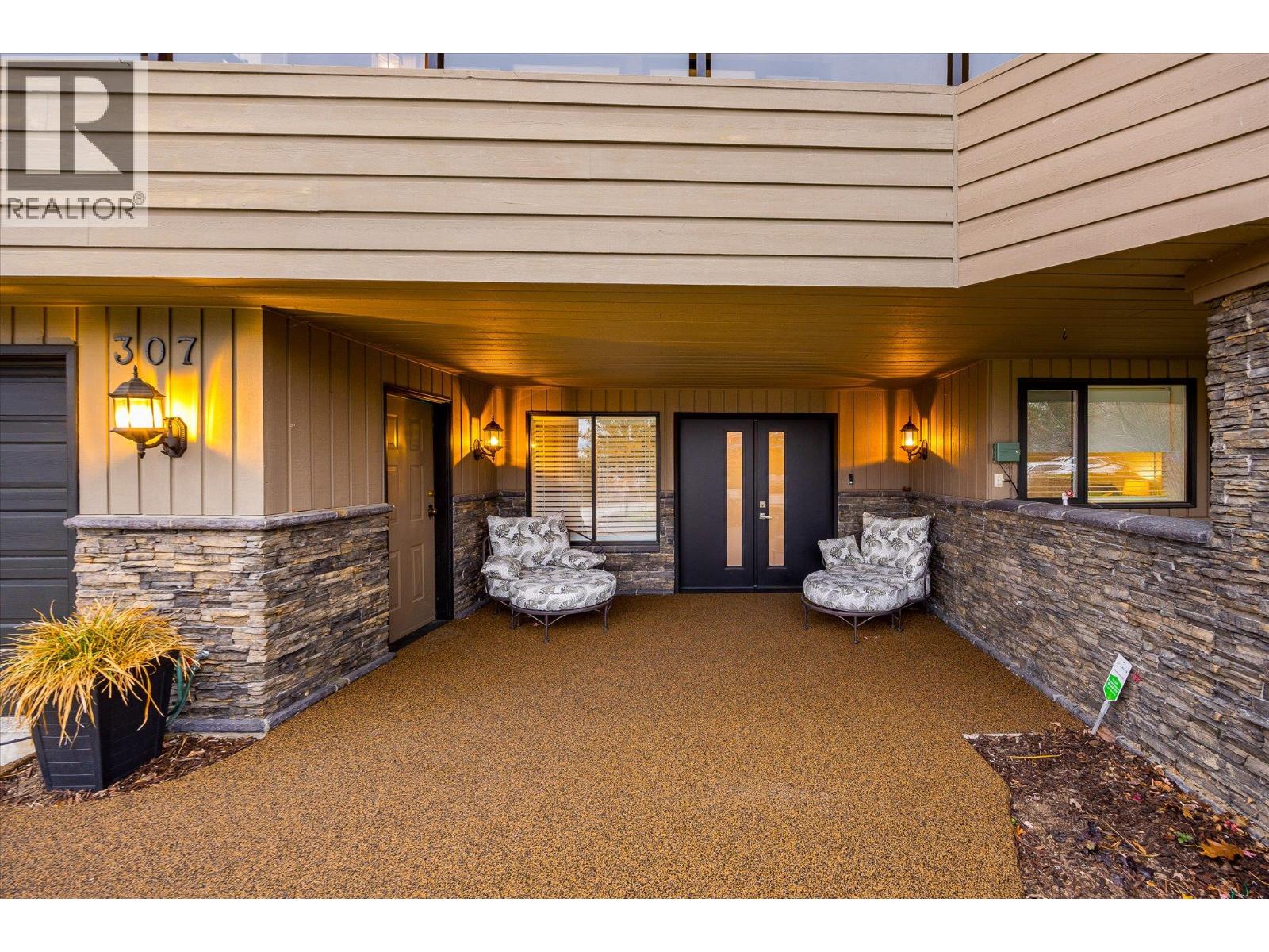 307 Stellar Drive, Kelowna, British Columbia  V1W 4K5 - Photo 5 - 10371109