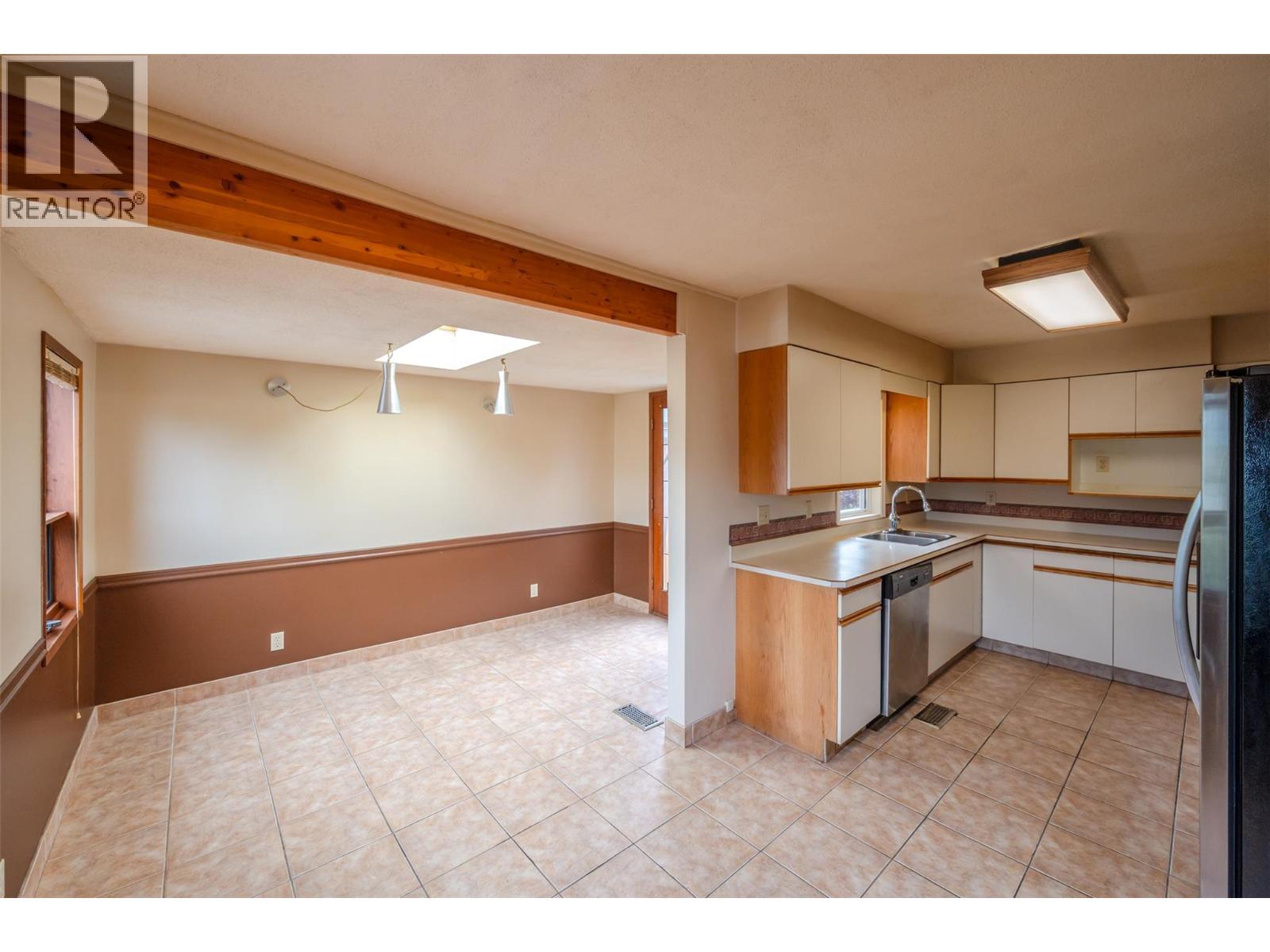 401 Wade Avenue E, Penticton, British Columbia  V2A 4H7 - Photo 9 - 10376151