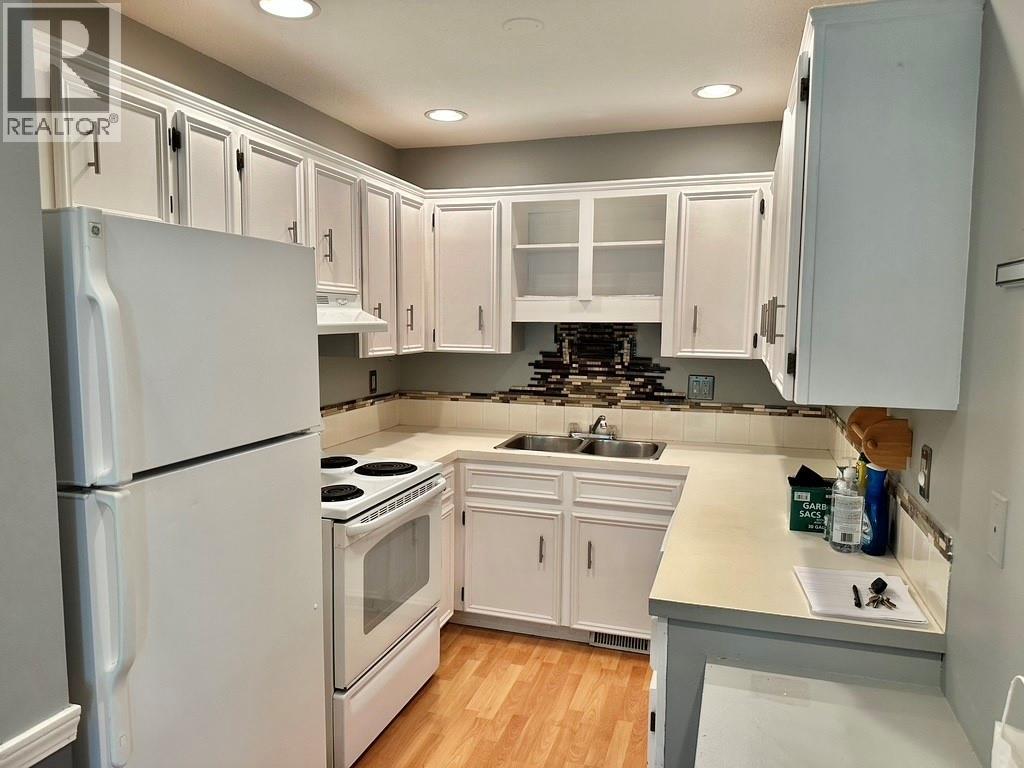 3155 Gordon Drive Unit# 404, Kelowna, British Columbia  V1W 3N6 - Photo 7 - 10376075