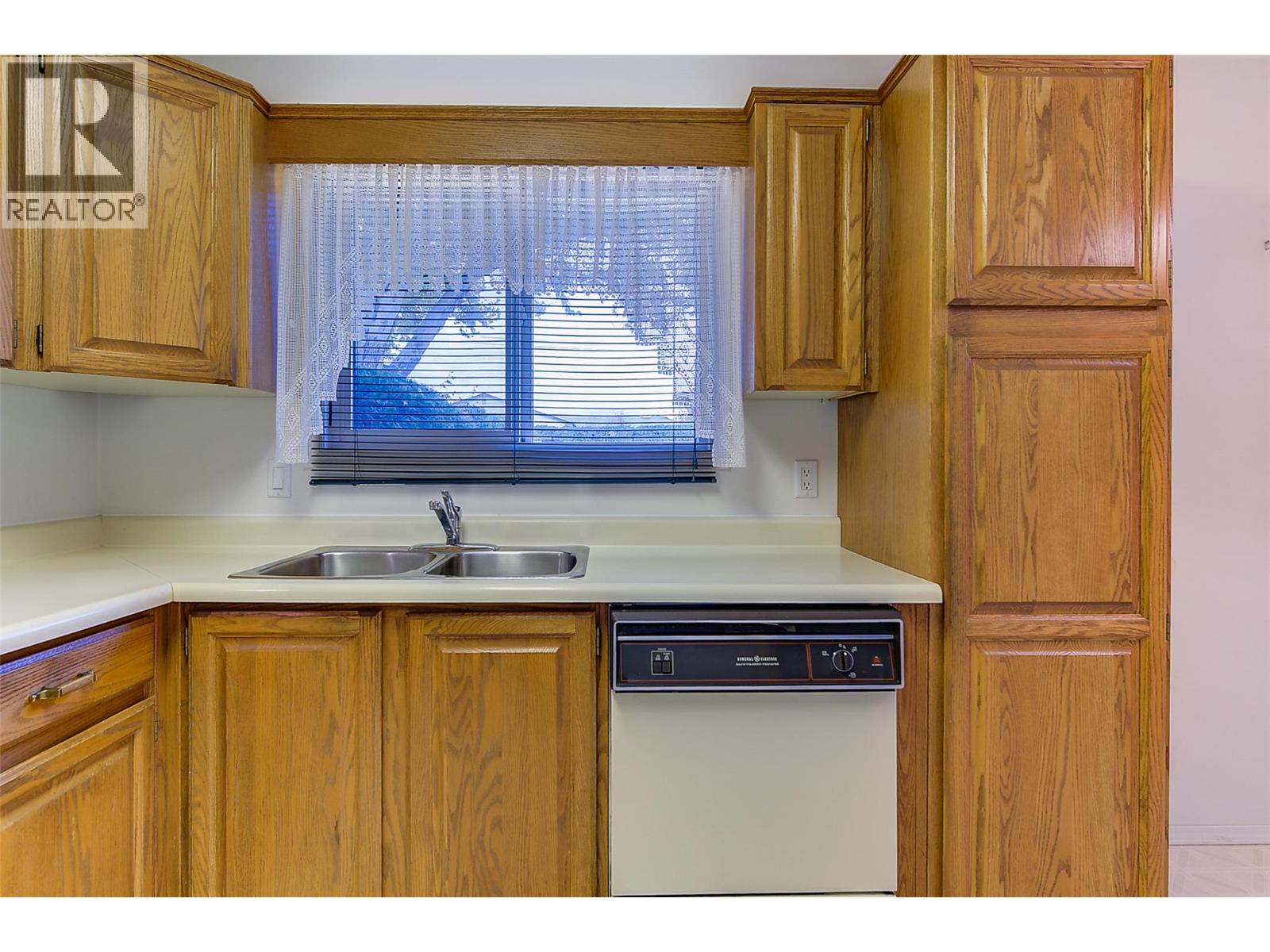 1209 Brookside Avenue Unit# 10, Kelowna, British Columbia  V1Y 5T5 - Photo 25 - 10374196