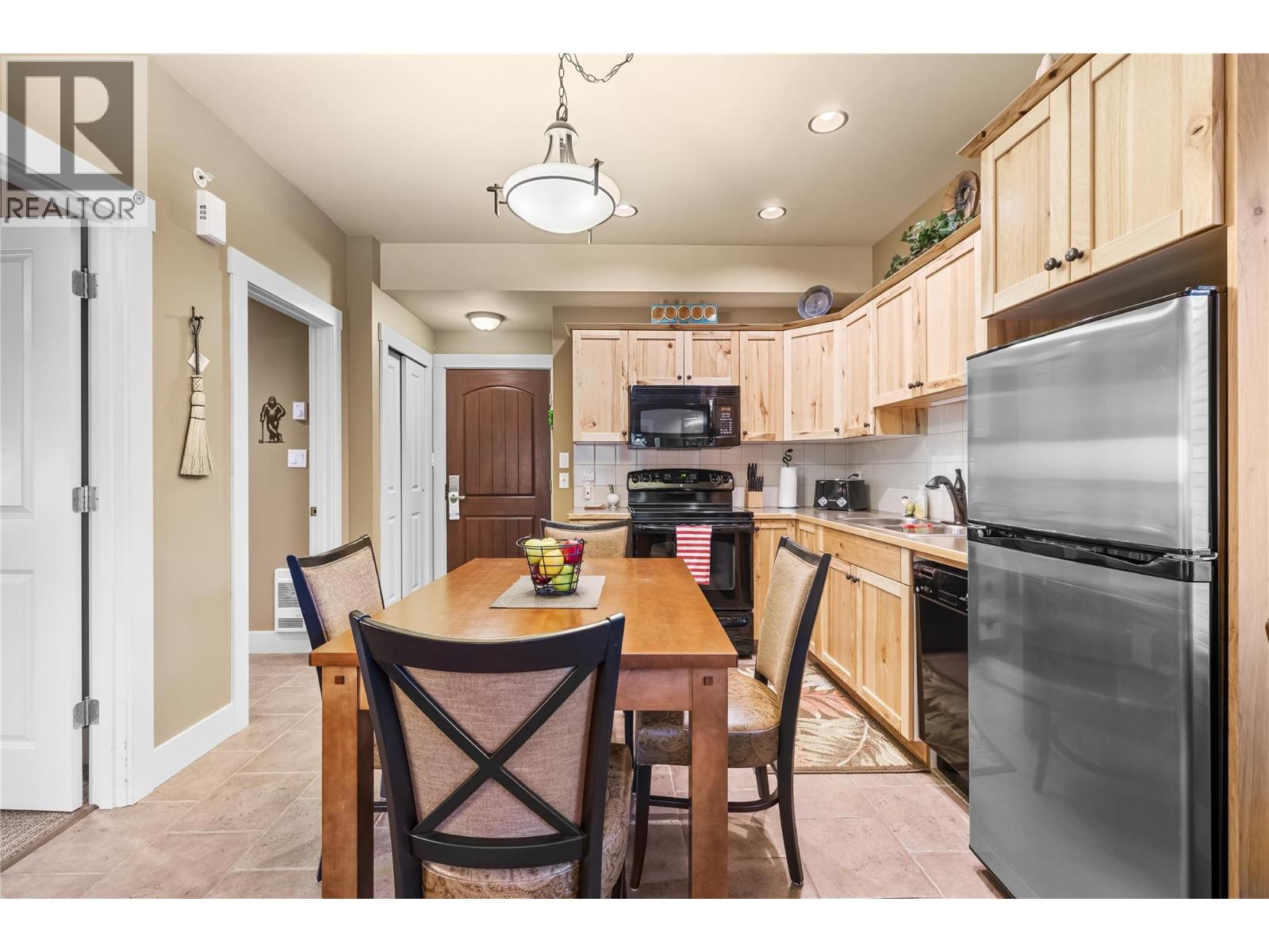 16310 Woolgar Road Unit# 221, Crawford Bay, British Columbia  V0B 1E0 - Photo 3 - 10376181