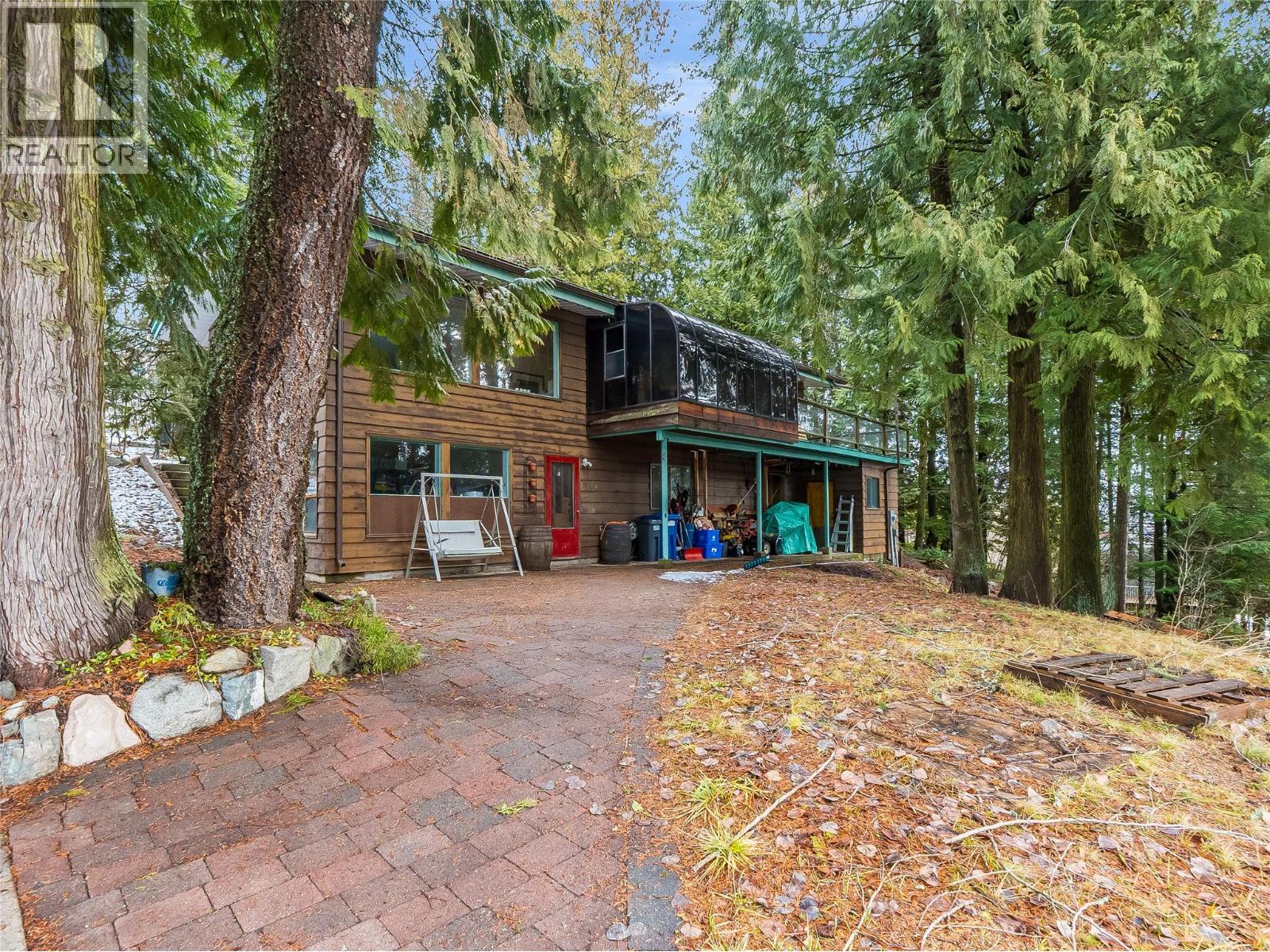 1604 Park Street, Rossland, British Columbia  V0G 1Y0 - Photo 1 - 10375556