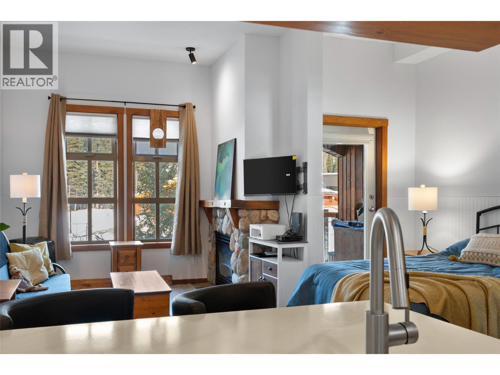 3190 Creekside Way Unit# 406, Sun Peaks, British Columbia  V0E 5N0 - Photo 3 - 10376176