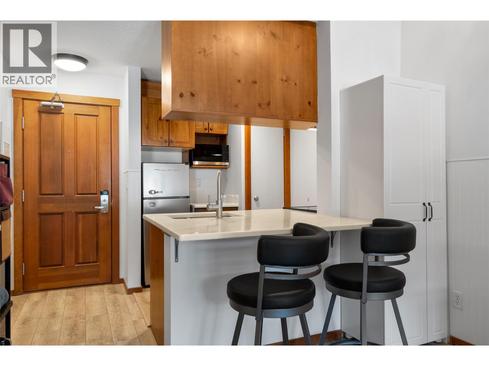 3190 Creekside Way Unit# 406, Sun Peaks, British Columbia  V0E 5N0 - Photo 6 - 10376176