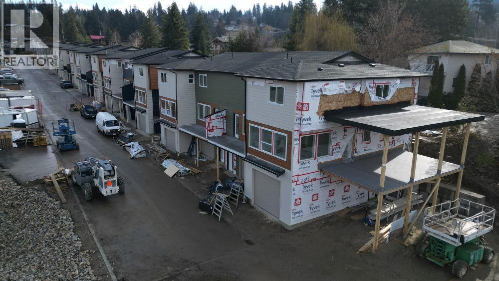 981 12 Street Se Unit# 38, Salmon Arm, British Columbia  V1E 2C8 - Photo 3 - 10376044