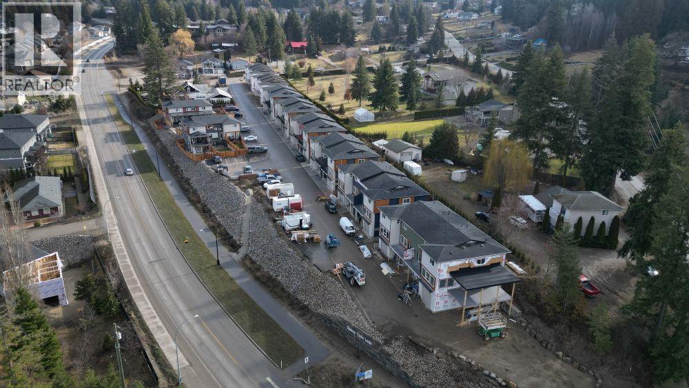 981 12 Street Se Unit# 38, Salmon Arm, British Columbia  V1E 2C8 - Photo 4 - 10376044