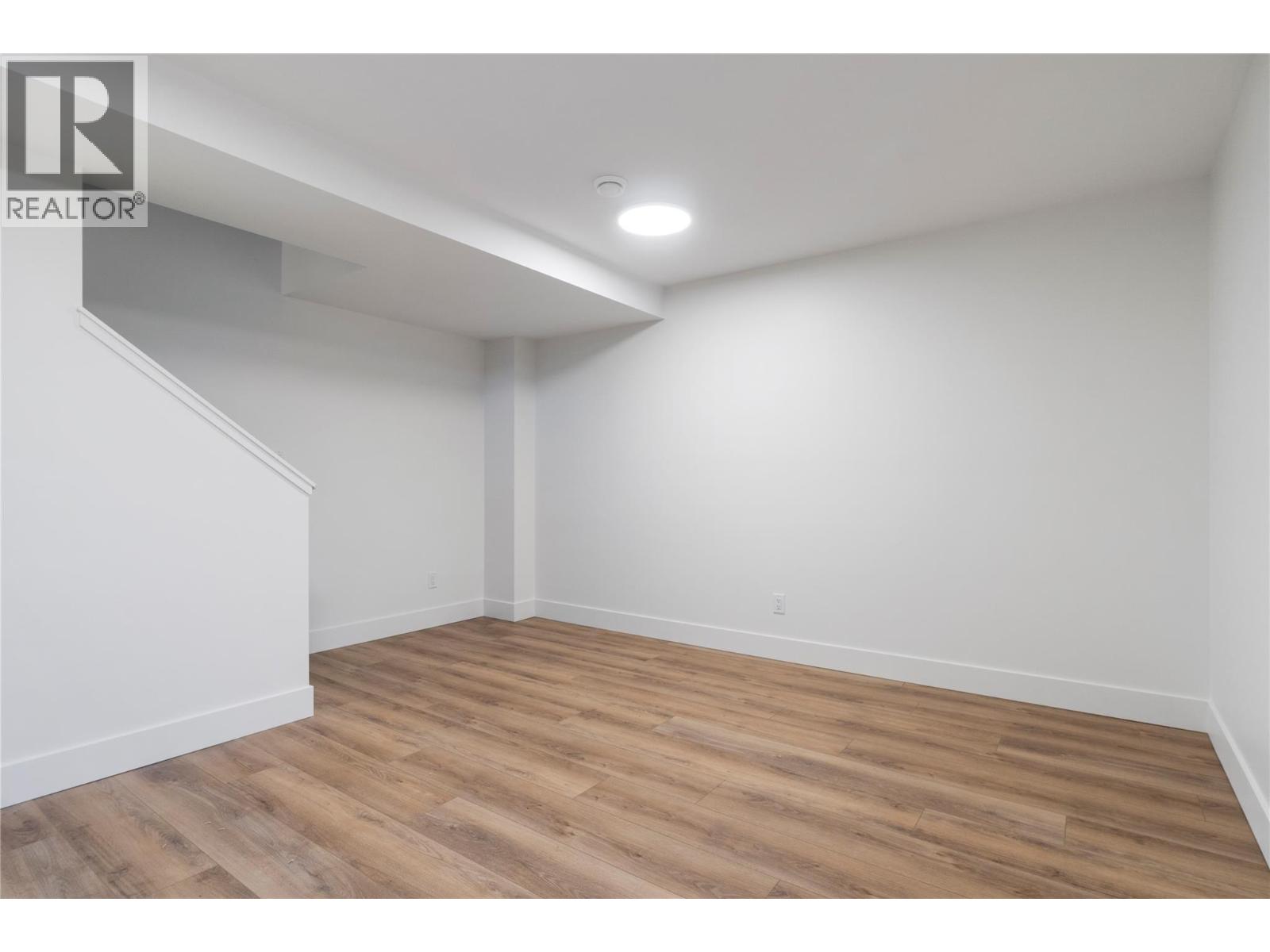 981 12 Street Se Unit# 38, Salmon Arm, British Columbia  V1E 2C8 - Photo 41 - 10376044