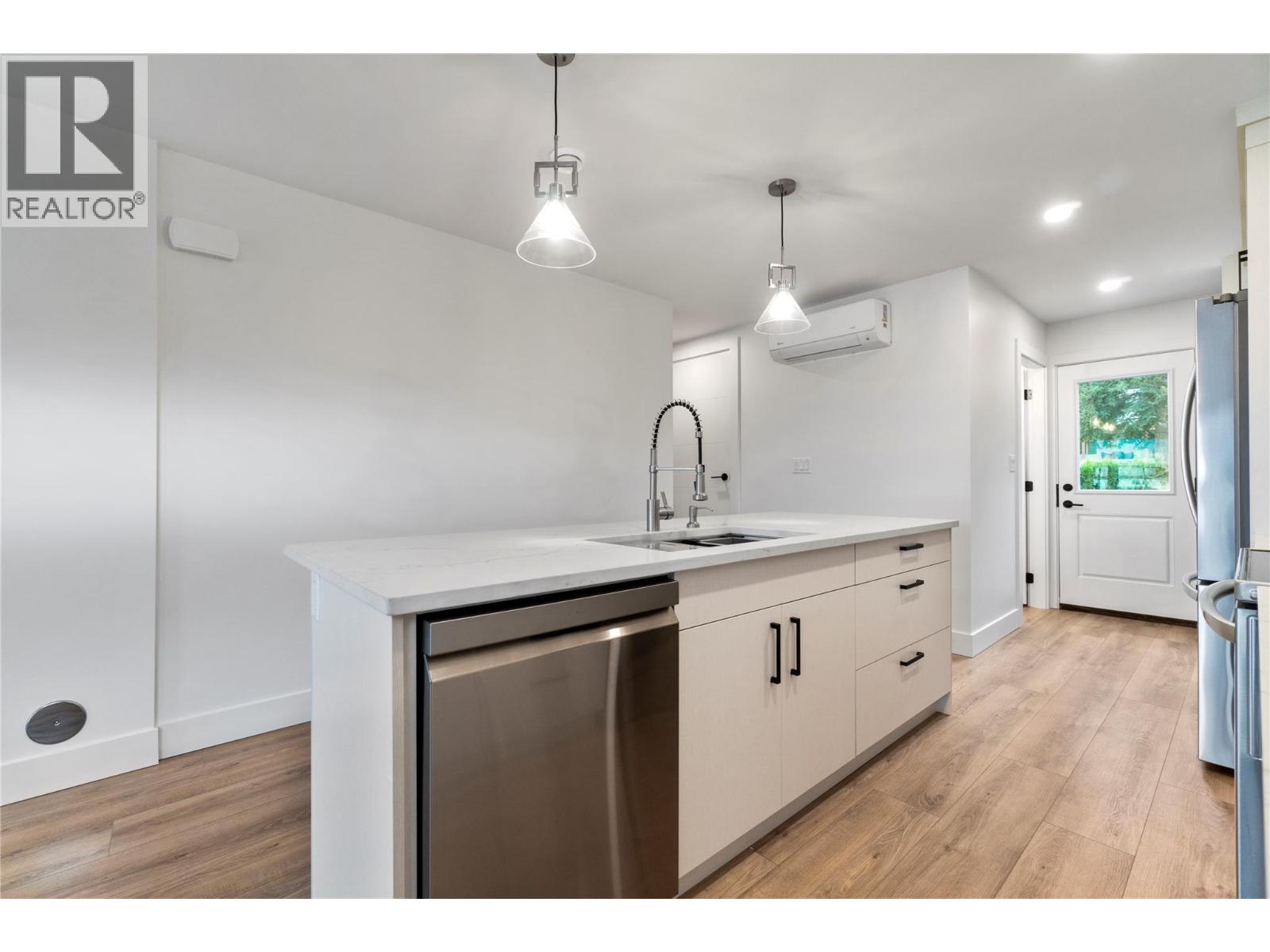 981 12 Street Se Unit# 38, Salmon Arm, British Columbia  V1E 2C8 - Photo 46 - 10376044