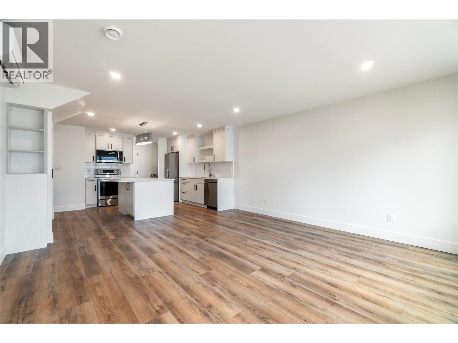 981 12 Street Se Unit# 37, Salmon Arm, British Columbia  V1E 2C8 - Photo 33 - 10376043