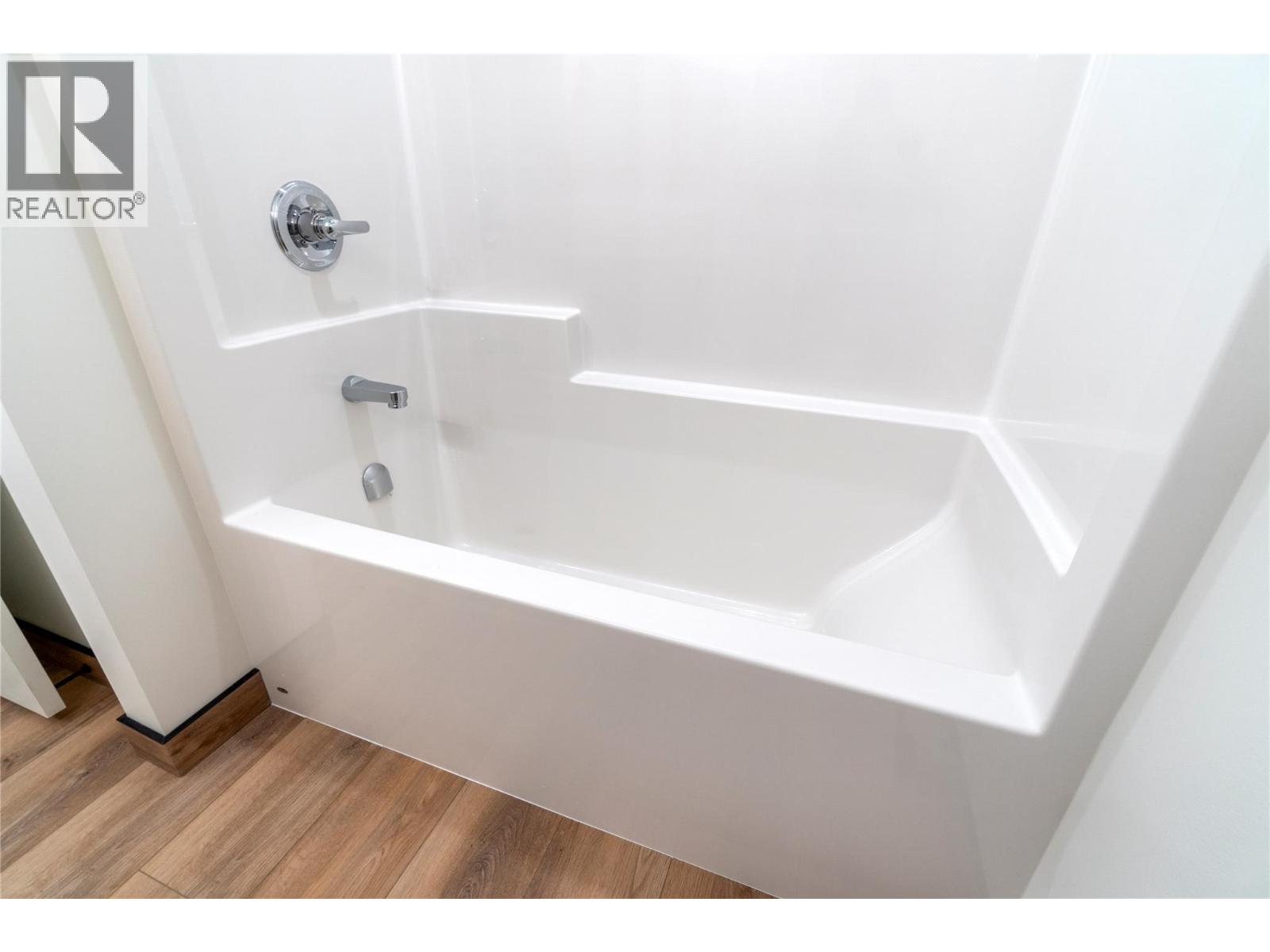 981 12 Street Se Unit# 37, Salmon Arm, British Columbia  V1E 2C8 - Photo 37 - 10376043