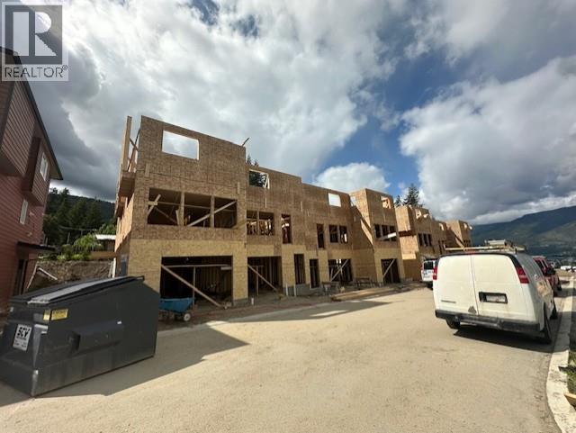 981 12 Street Se Unit# 37, Salmon Arm, British Columbia  V1E 2C8 - Photo 6 - 10376043