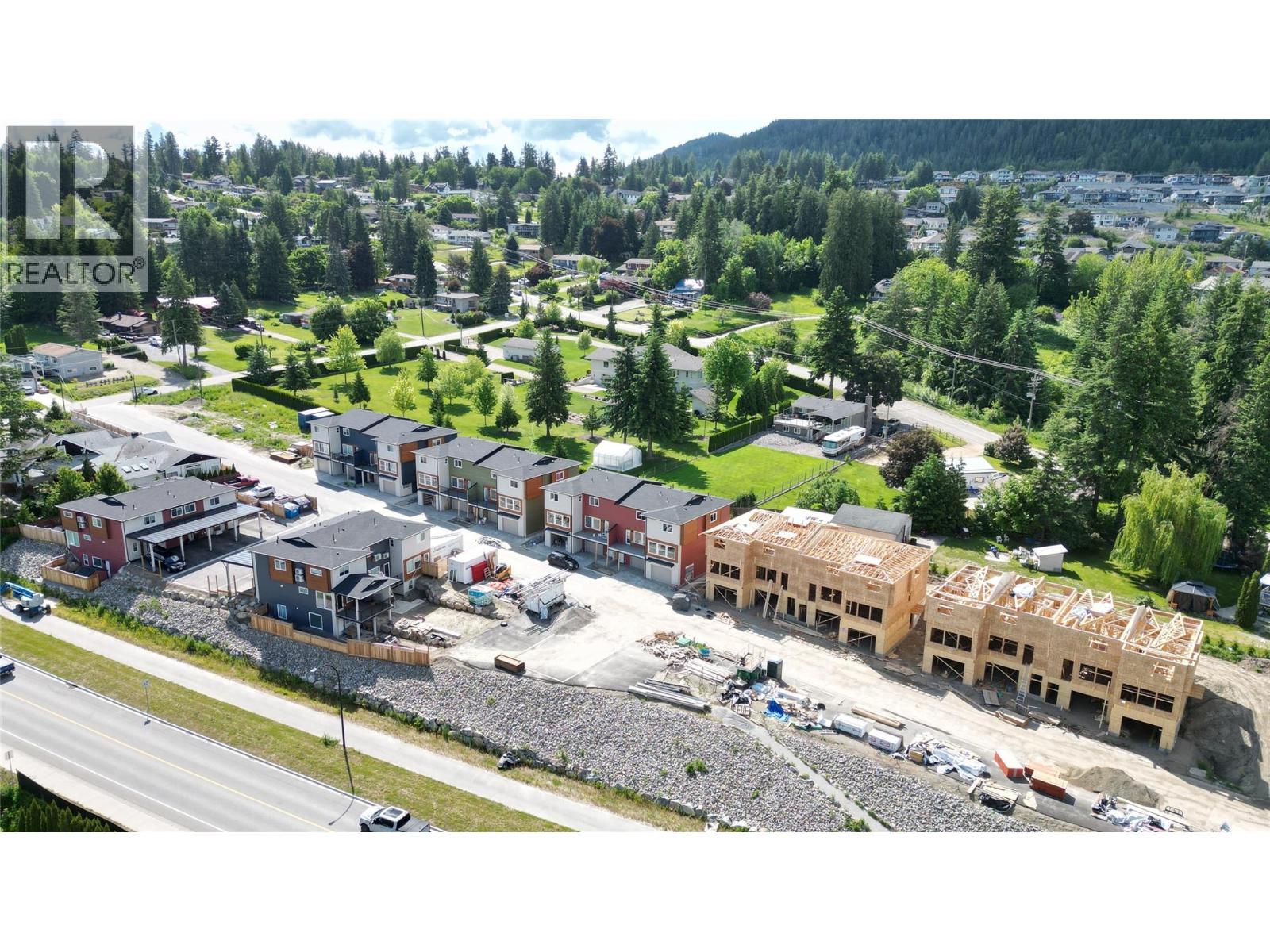 981 12 Street Se Unit# 35, Salmon Arm, British Columbia  V1E 2C8 - Photo 10 - 10376035