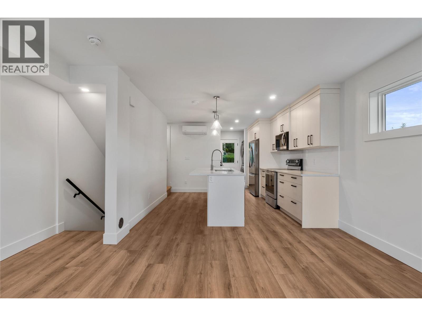 981 12 Street Se Unit# 35, Salmon Arm, British Columbia  V1E 2C8 - Photo 39 - 10376035