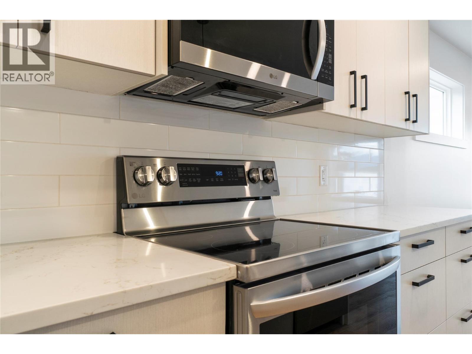 981 12 Street Se Unit# 35, Salmon Arm, British Columbia  V1E 2C8 - Photo 43 - 10376035