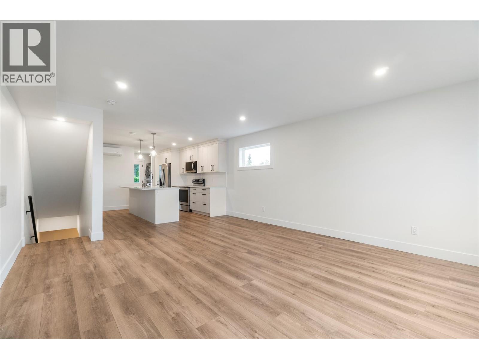 981 12 Street Se Unit# 35, Salmon Arm, British Columbia  V1E 2C8 - Photo 45 - 10376035