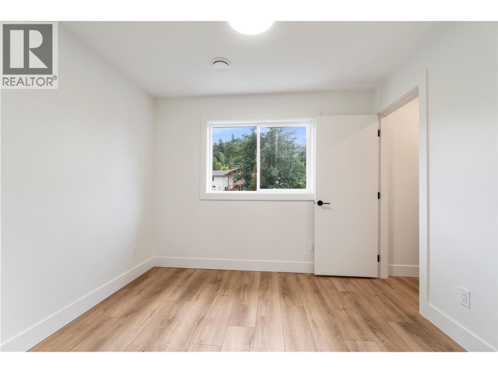 981 12 Street Se Unit# 35, Salmon Arm, British Columbia  V1E 2C8 - Photo 59 - 10376035