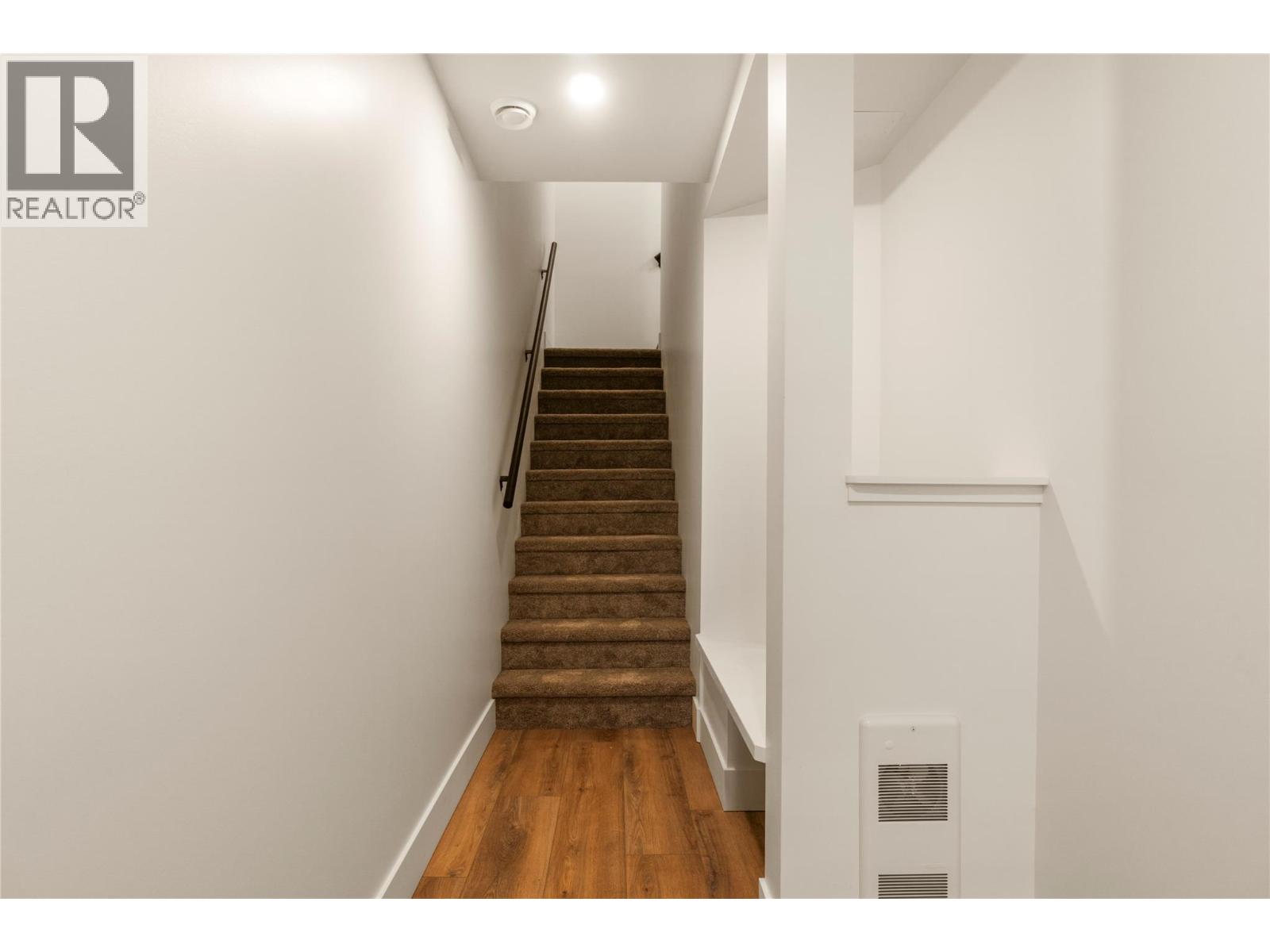 981 12 Street Se Unit# 33, Salmon Arm, British Columbia  V1E 2C8 - Photo 21 - 10376031