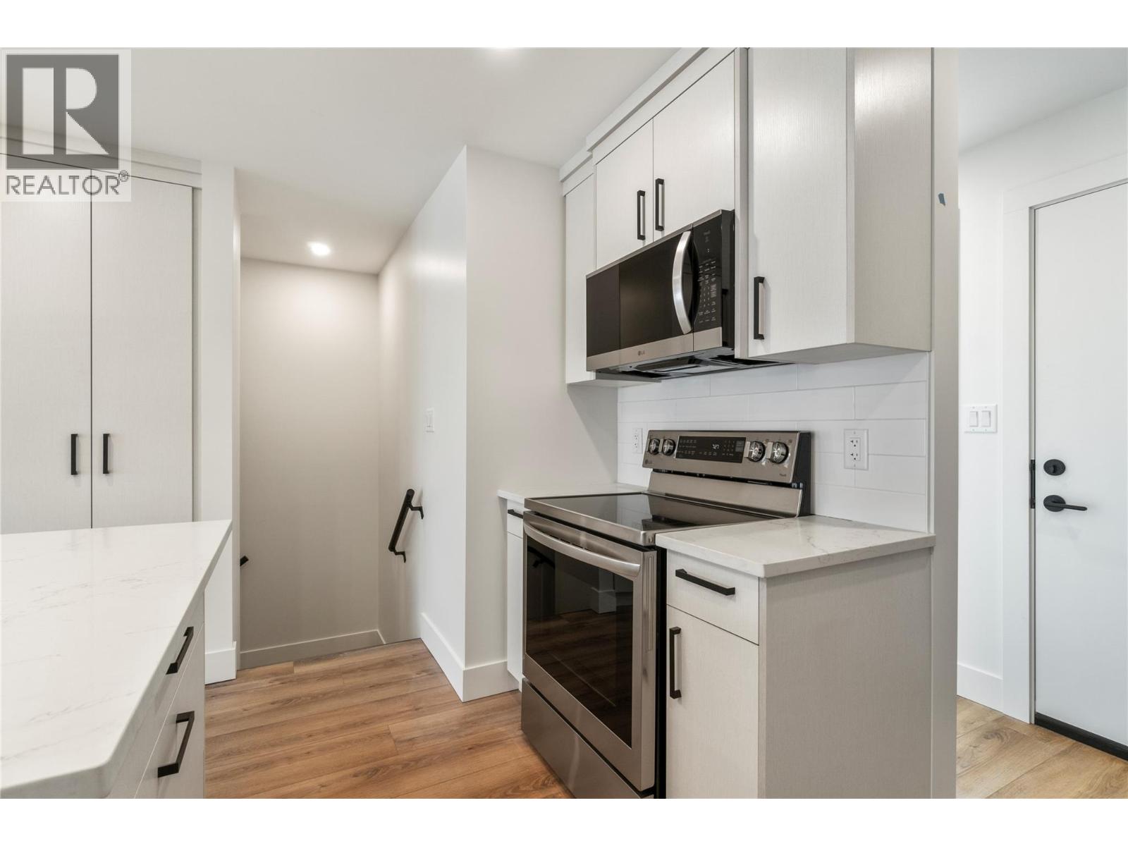 981 12 Street Se Unit# 33, Salmon Arm, British Columbia  V1E 2C8 - Photo 29 - 10376031