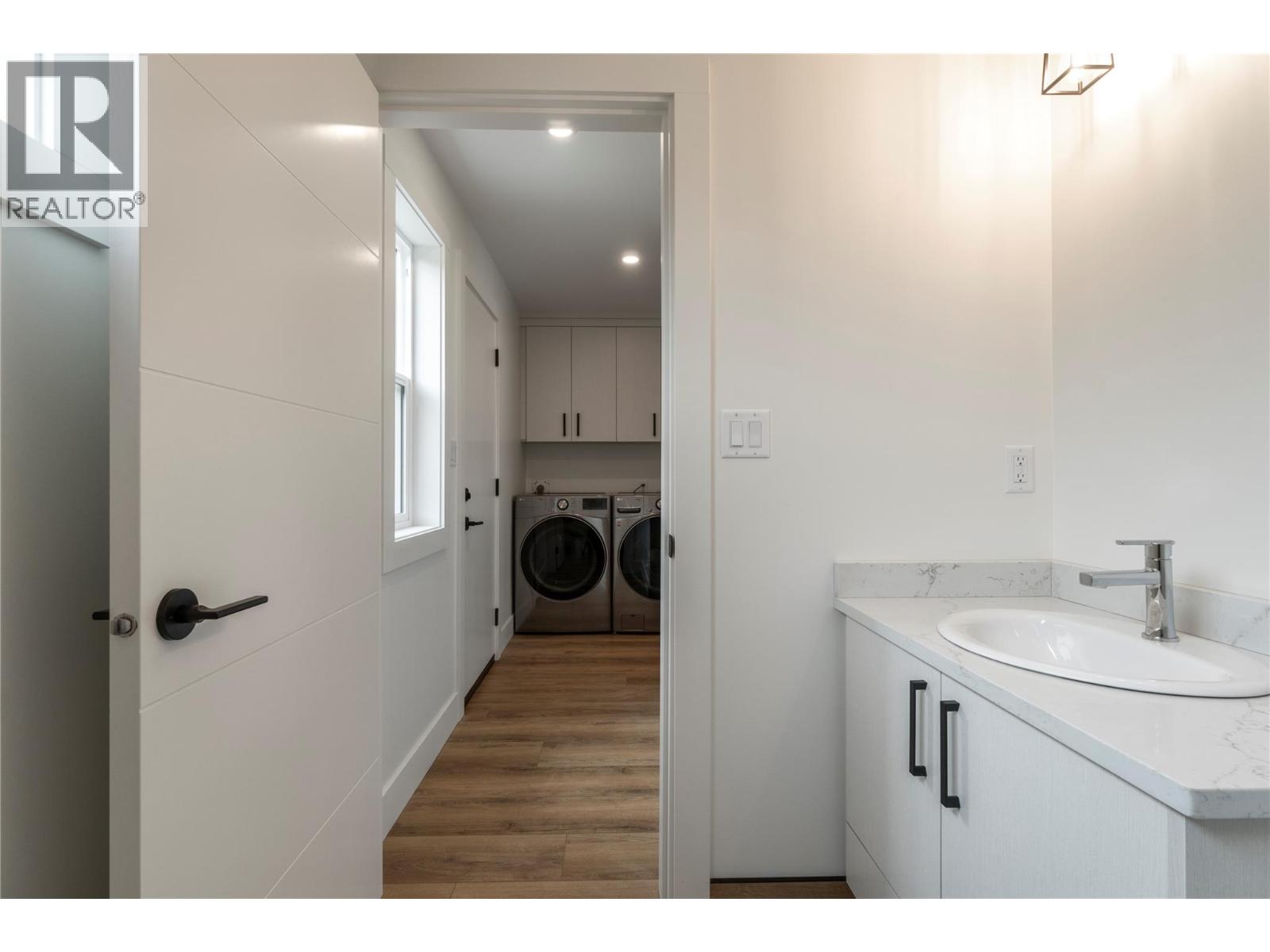 981 12 Street Se Unit# 33, Salmon Arm, British Columbia  V1E 2C8 - Photo 32 - 10376031