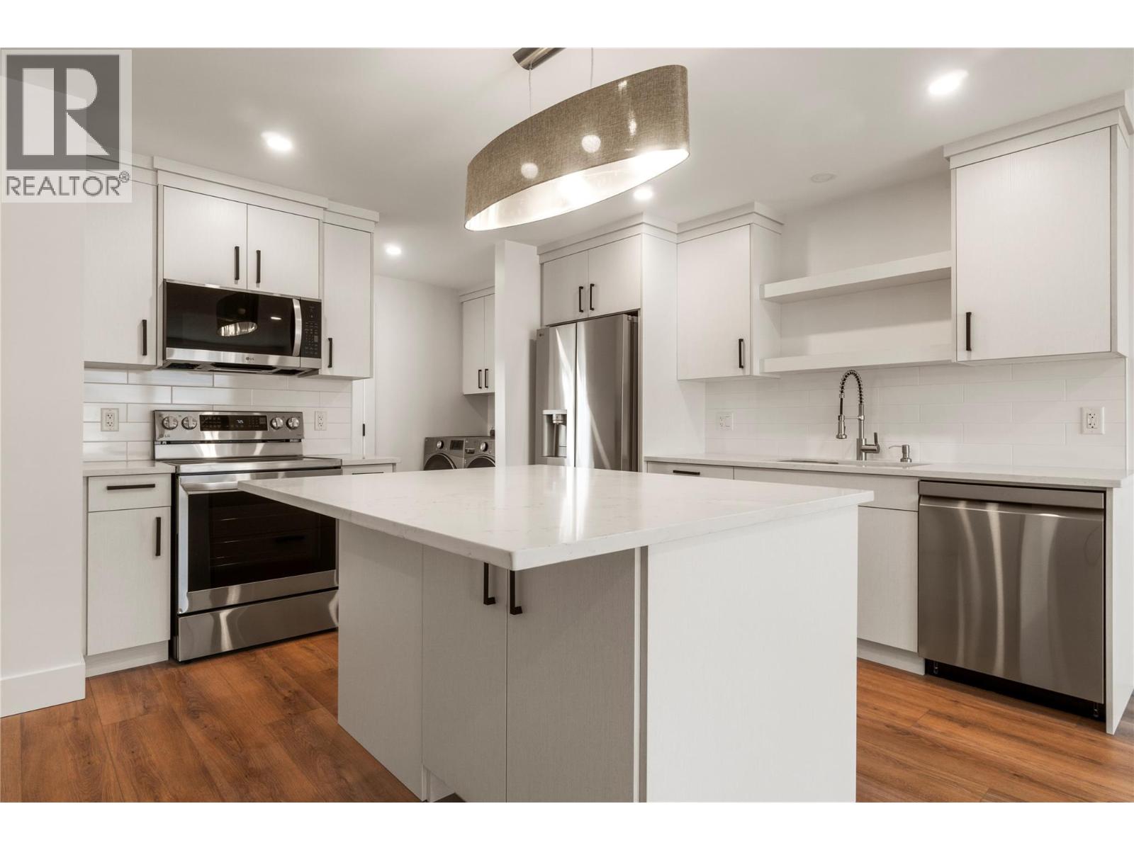 981 12 Street Se Unit# 32, Salmon Arm, British Columbia  V1E 2C8 - Photo 20 - 10376029