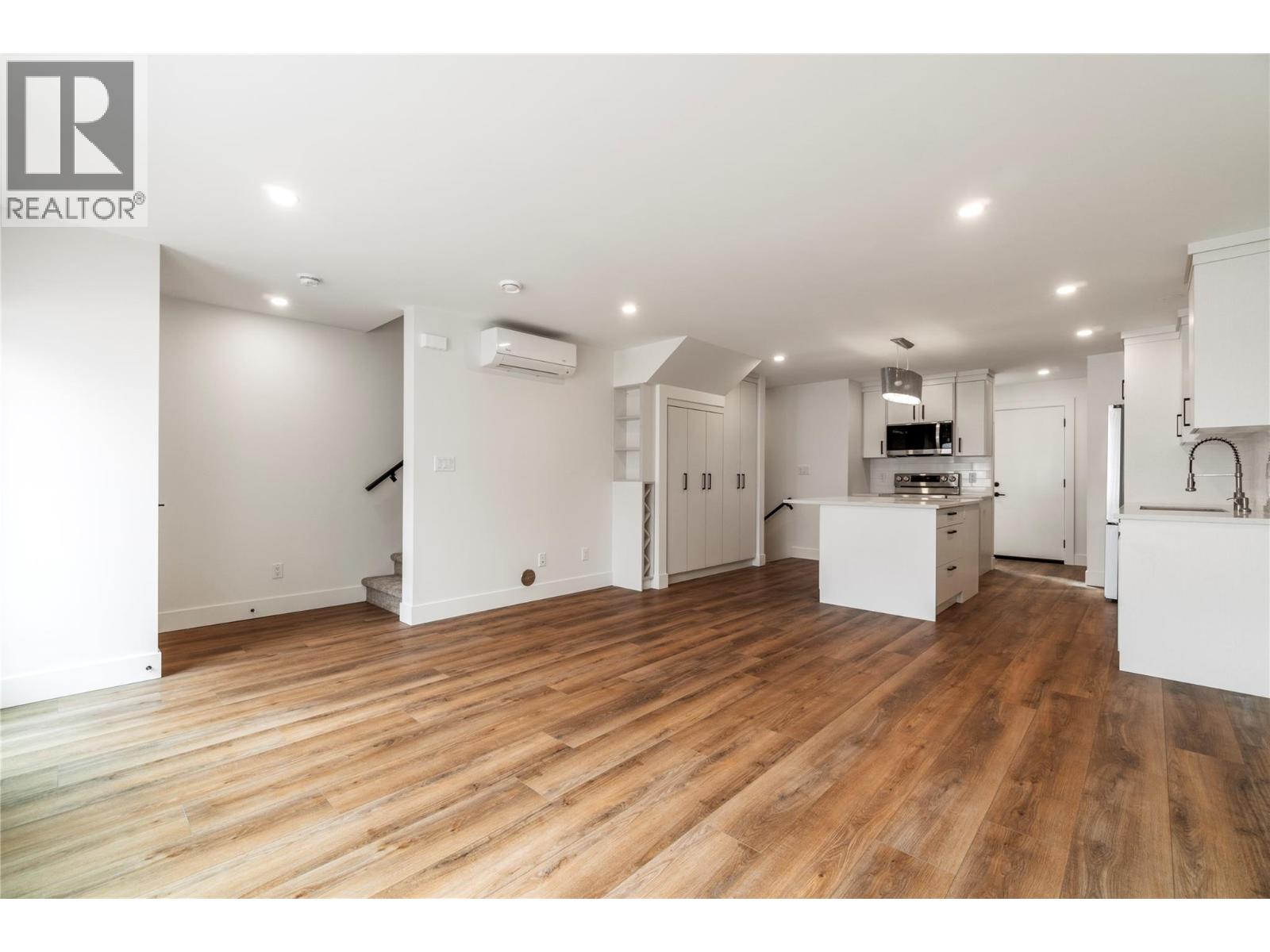 981 12 Street Se Unit# 32, Salmon Arm, British Columbia  V1E 2C8 - Photo 36 - 10376029