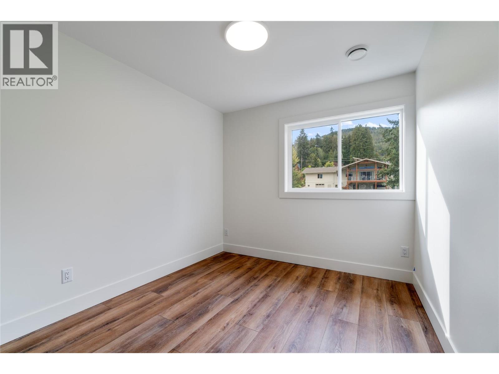 981 12 Street Se Unit# 32, Salmon Arm, British Columbia  V1E 2C8 - Photo 42 - 10376029