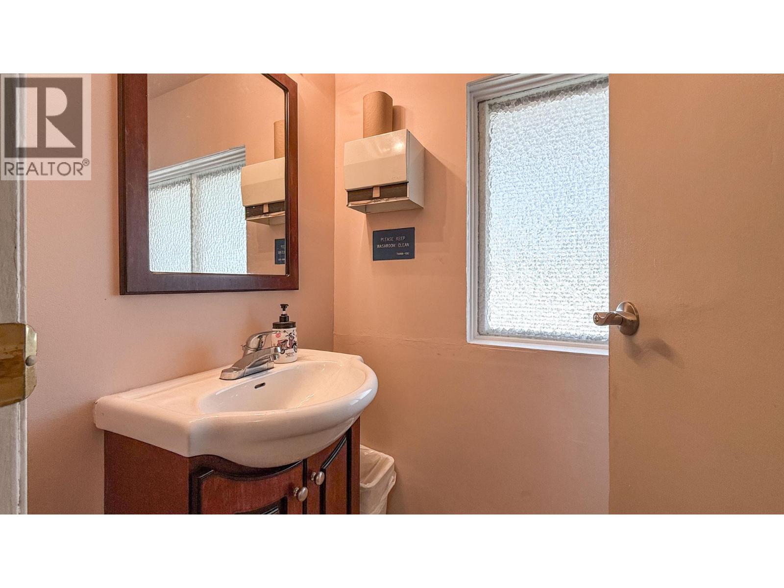 1359 Sutherland Avenue, Kelowna, British Columbia  V1Y 5Y2 - Photo 7 - 10375982