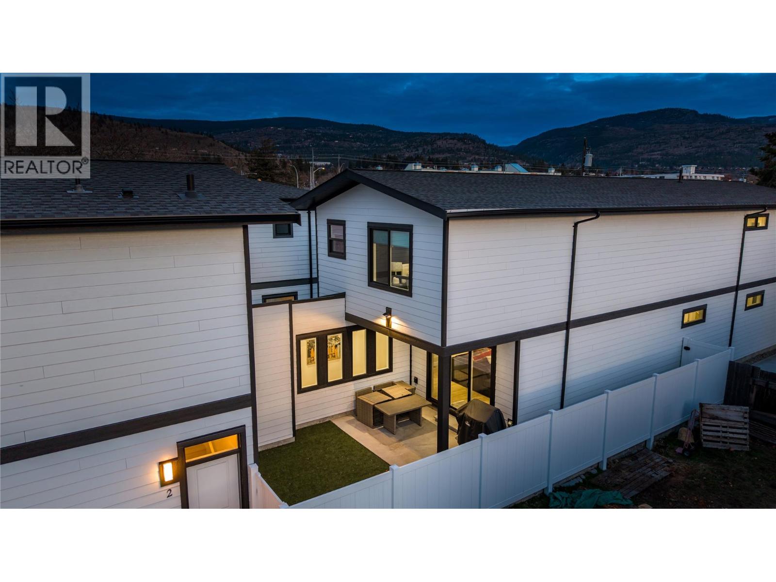 565 Forestbrook Drive, Penticton, British Columbia  V2A 2E5 - Photo 2 - 10375901