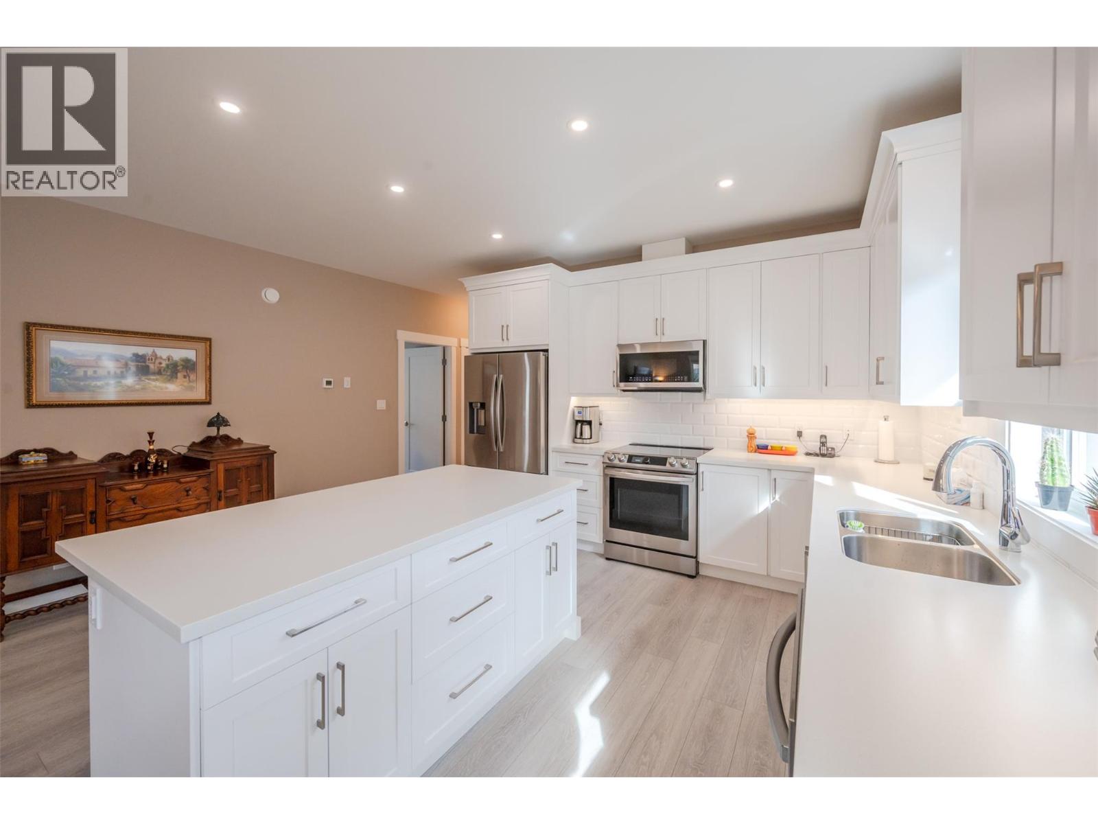 389 10th Avenue, Keremeos, British Columbia  V0X 1N3 - Photo 19 - 10376199