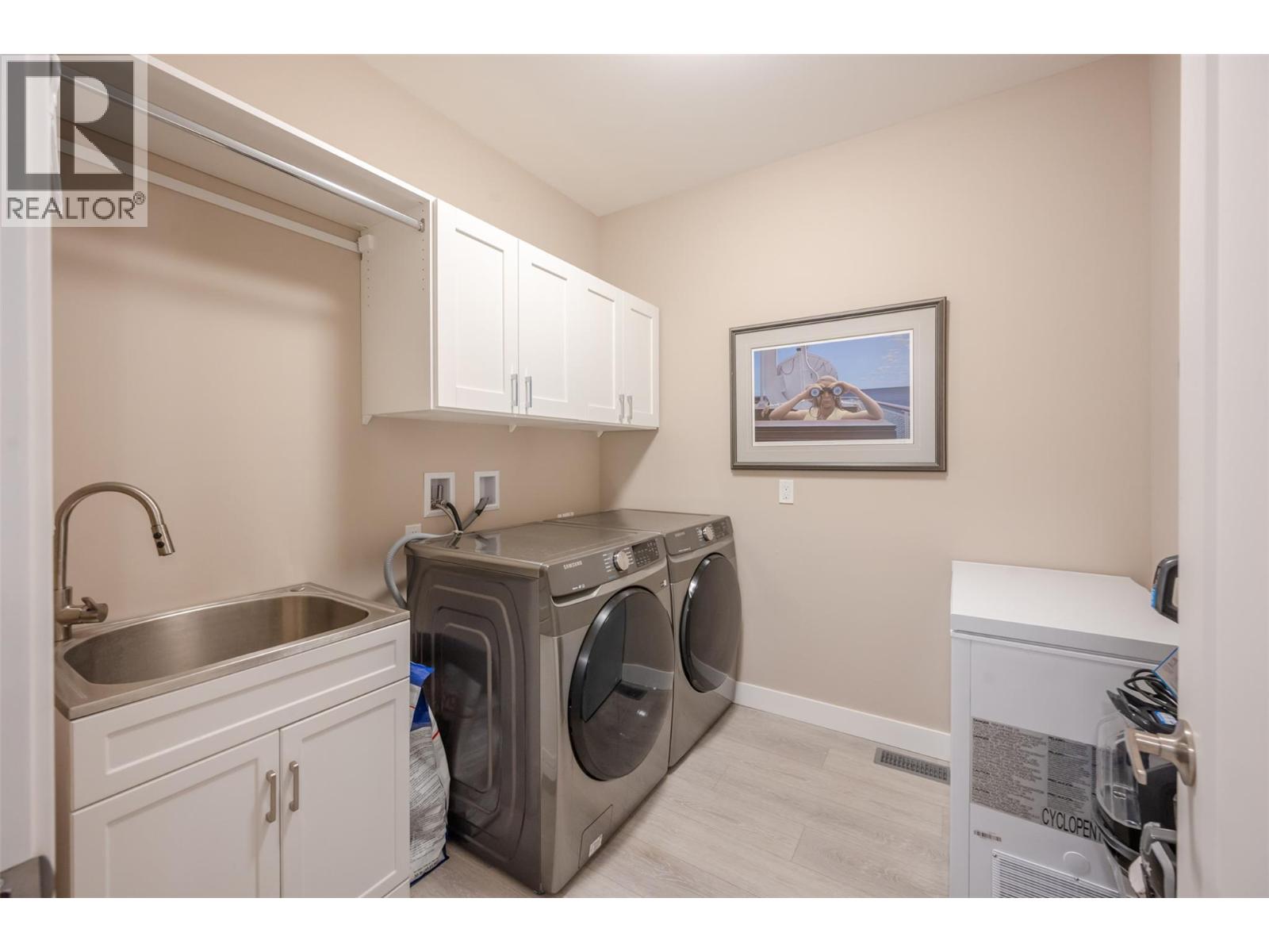 389 10th Avenue, Keremeos, British Columbia  V0X 1N3 - Photo 7 - 10376199