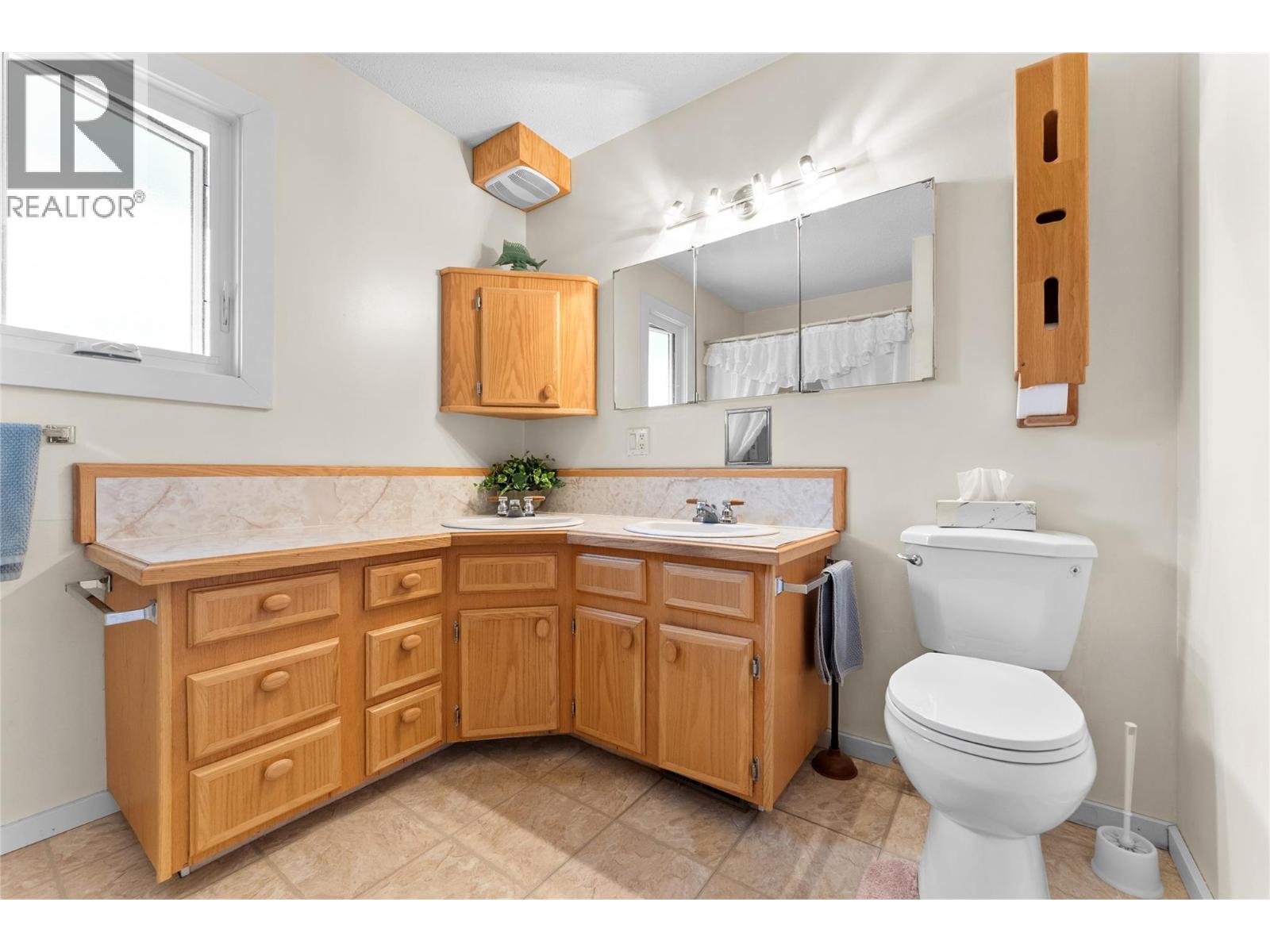 1243 Aldon Road, Kelowna, British Columbia  V1X 5A1 - Photo 11 - 10373523