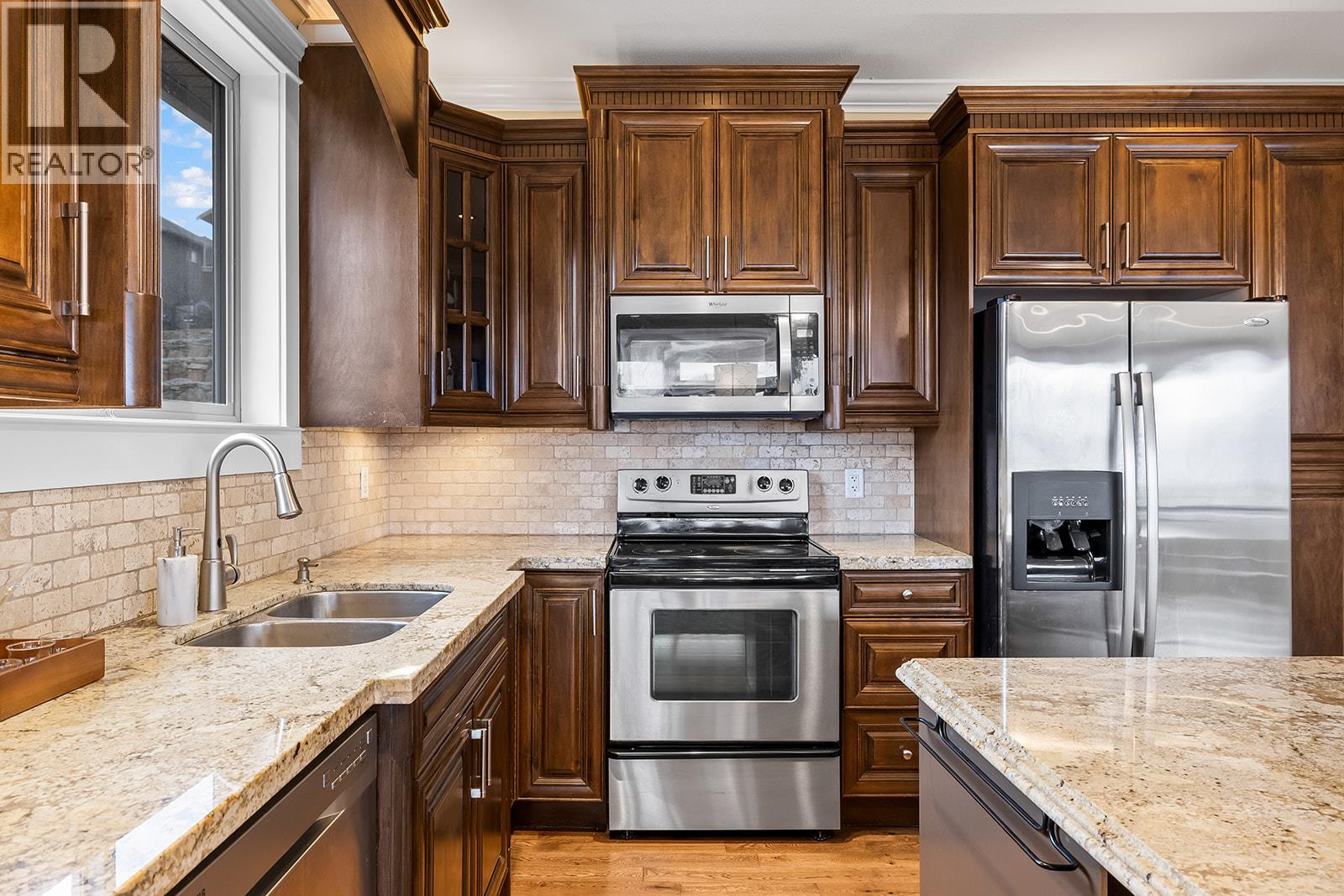 368 Trumpeter Court, Kelowna, British Columbia  V1W 5J4 - Photo 10 - 10376167