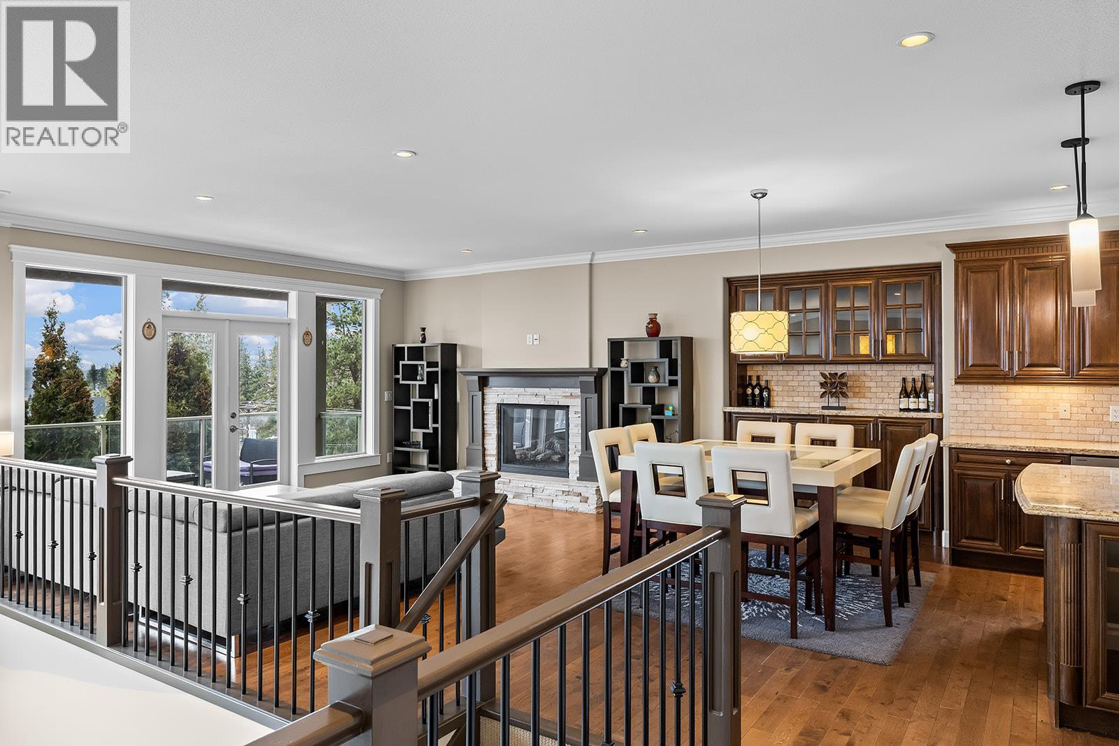 368 Trumpeter Court, Kelowna, British Columbia  V1W 5J4 - Photo 3 - 10376167