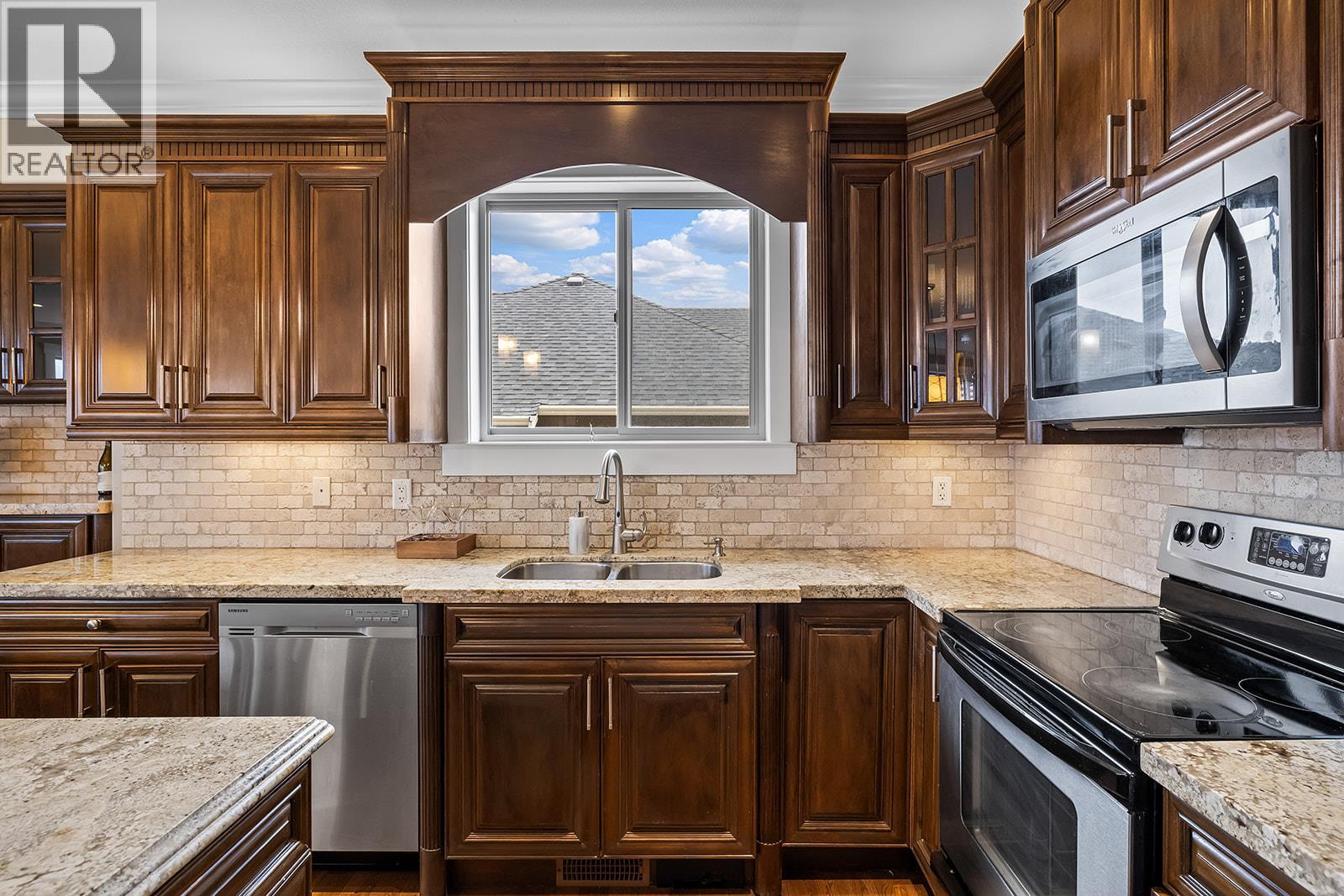 368 Trumpeter Court, Kelowna, British Columbia  V1W 5J4 - Photo 8 - 10376167