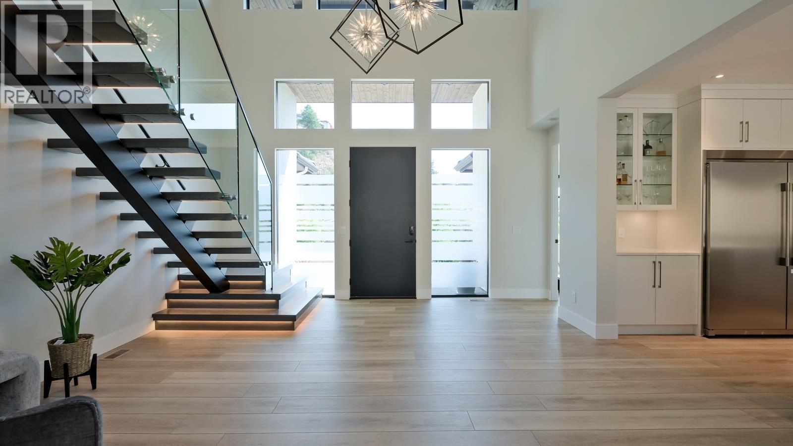 740 Pinehaven Court, Kelowna, British Columbia  V1V 2Y3 - Photo 5 - 10375961