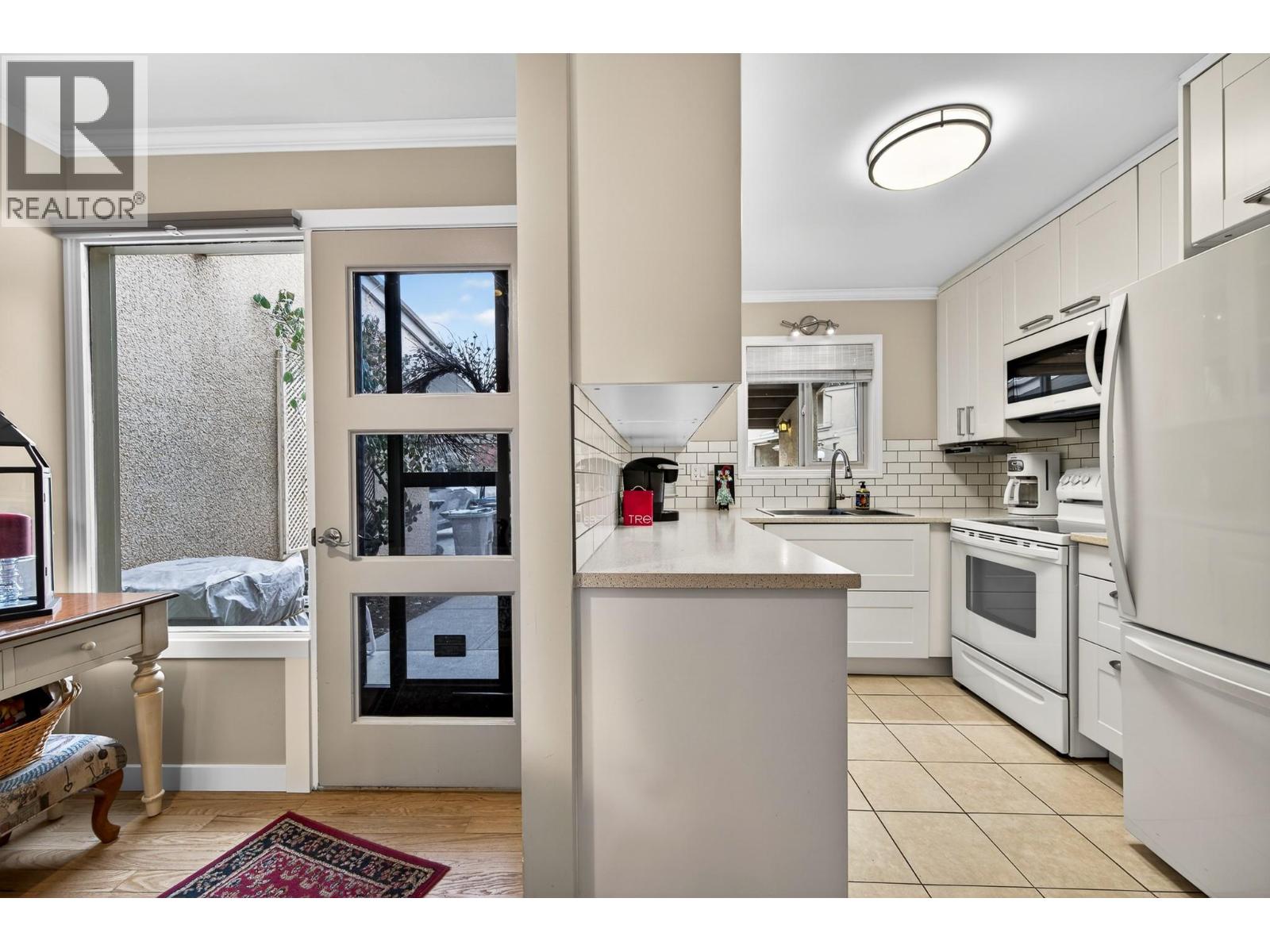 1555 Summit Drive Unit# 15, Kamloops, British Columbia  V2E 1E9 - Photo 3 - 10376230