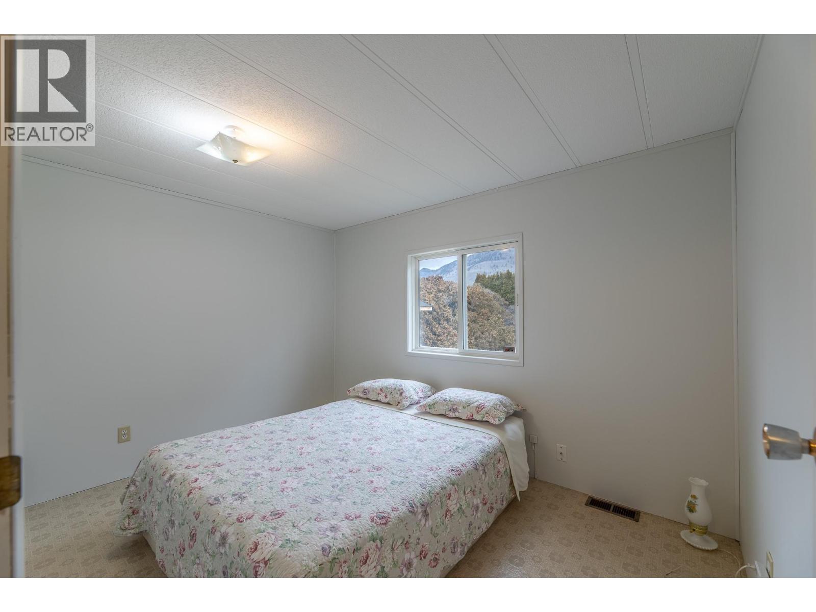 2096 Main Street, Cawston, British Columbia  V0X 1C1 - Photo 24 - 10327995