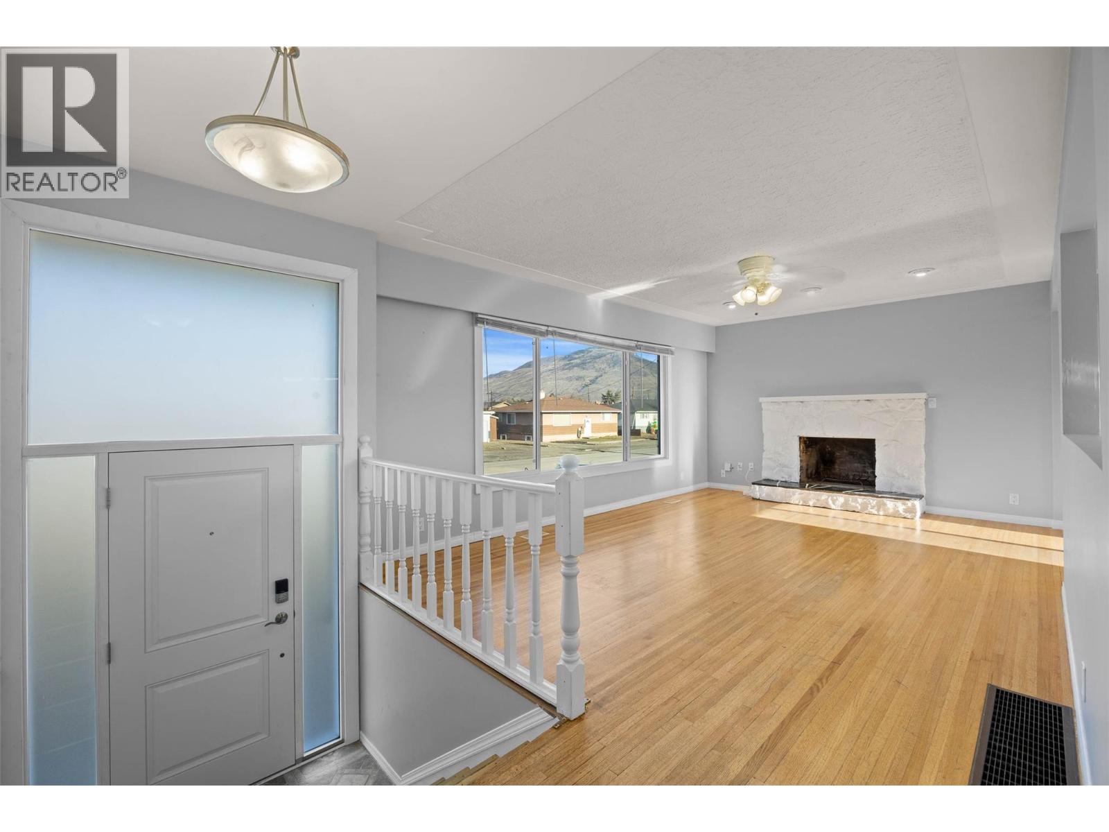 1069 Lethbridge Avenue, Kamloops, British Columbia  V2B 1Y1 - Photo 2 - 10376200