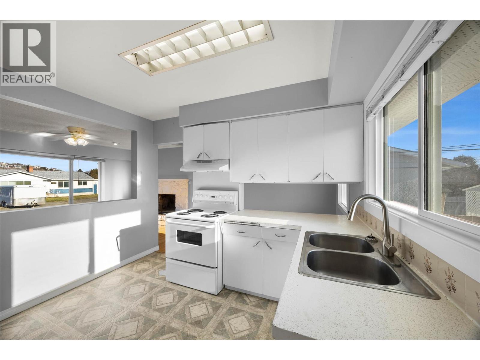 1069 Lethbridge Avenue, Kamloops, British Columbia  V2B 1Y1 - Photo 9 - 10376200