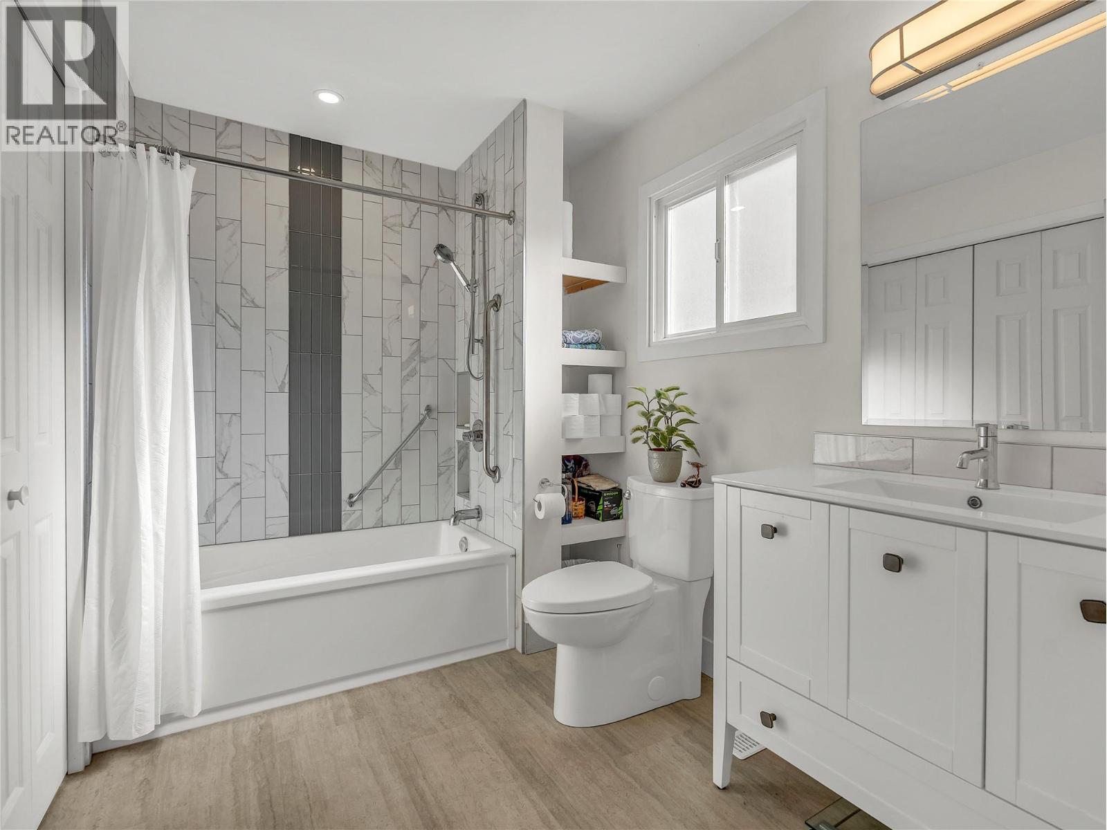 114 Murray Drive, Penticton, British Columbia  V2A 7E4 - Photo 14 - 10376104